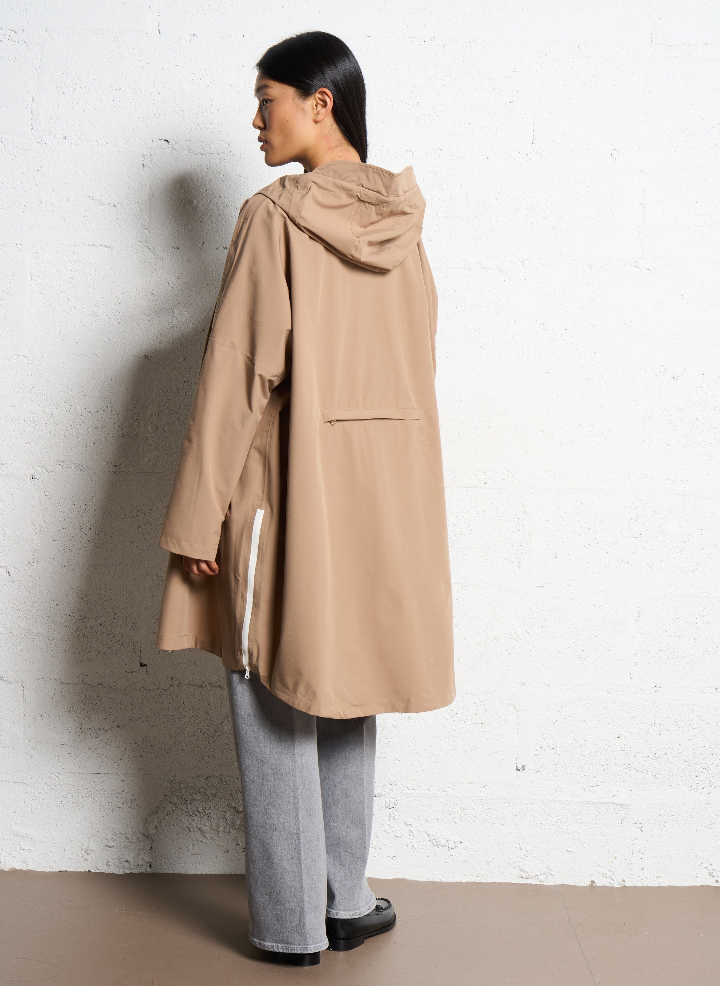 Loose-fit raincoat with hood FLOTTE Beige