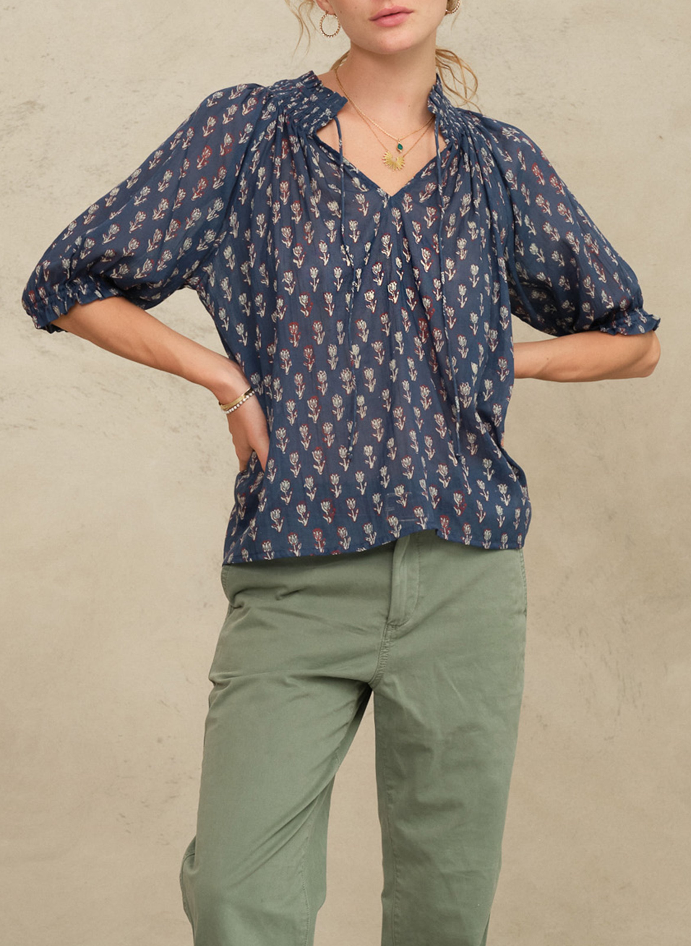 Bluse mit Henley-Ausschnitt und Print M.A.B.E Blau