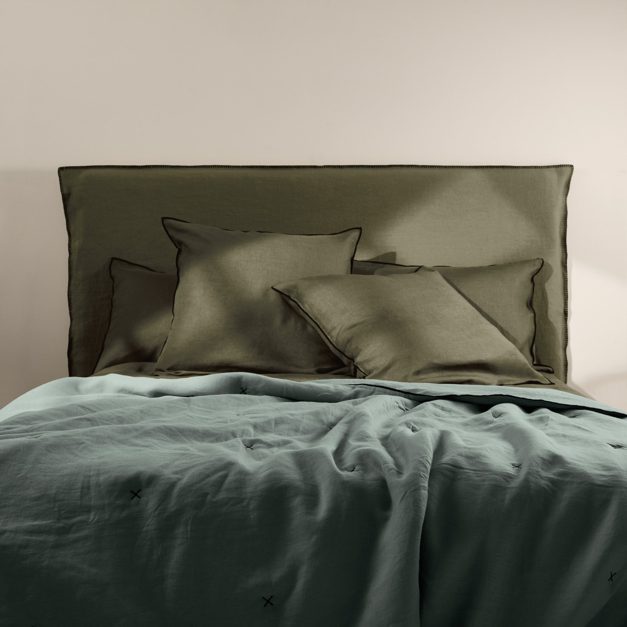 CARLINA - Quilted linen bedspread MADURA Green