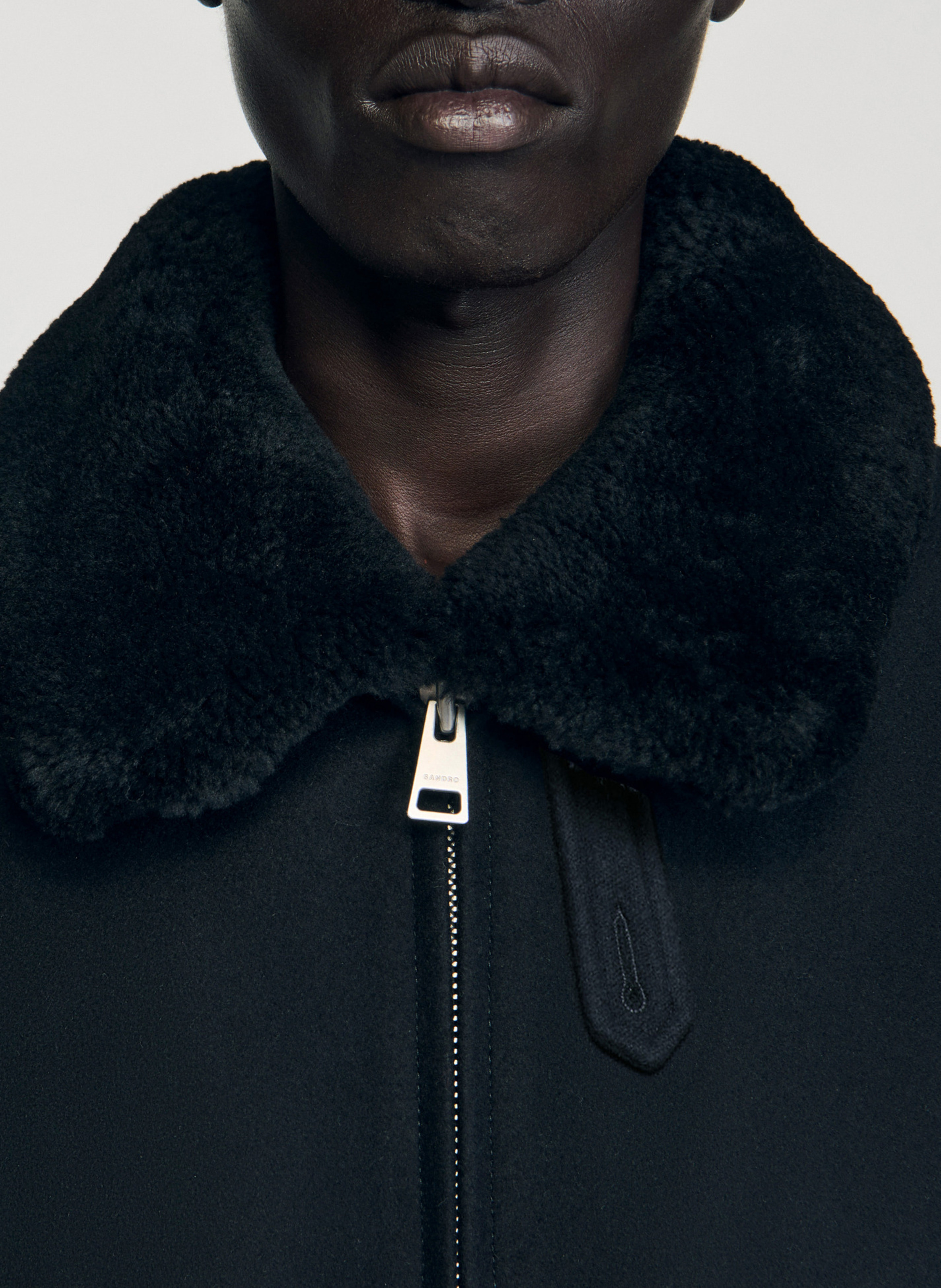 Jas met schapenvacht kraag SANDRO Zwart