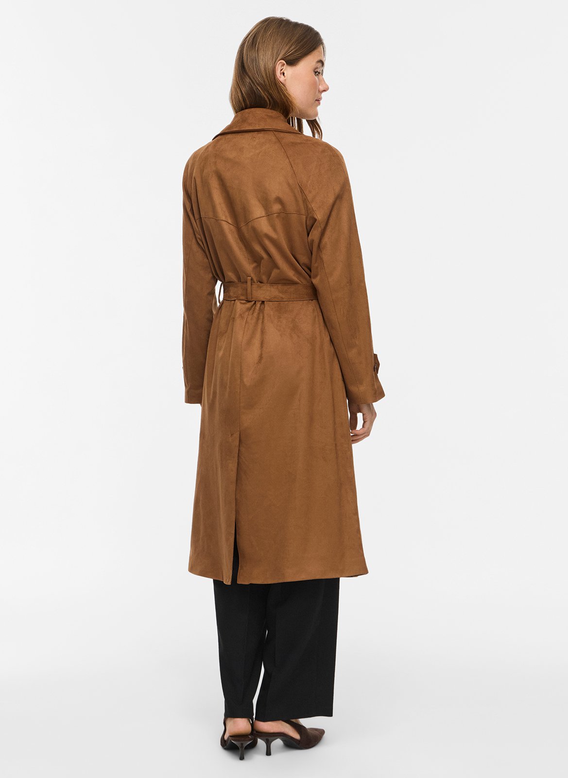 Gürteltes mittellanges einfarbiges Trenchcoat. VILA Braun