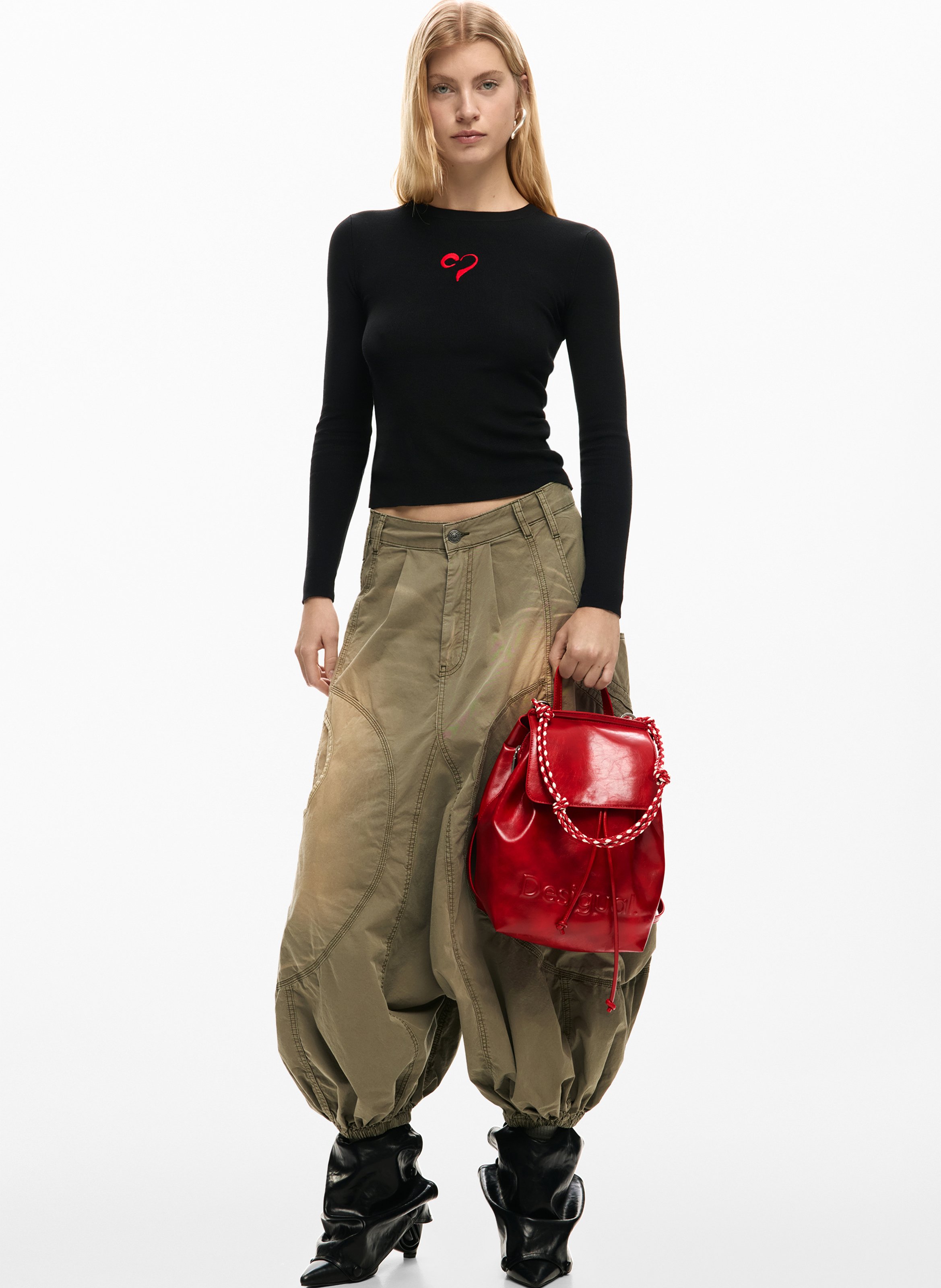 Pull à broderie cœur en maille fine DESIGUAL Noir