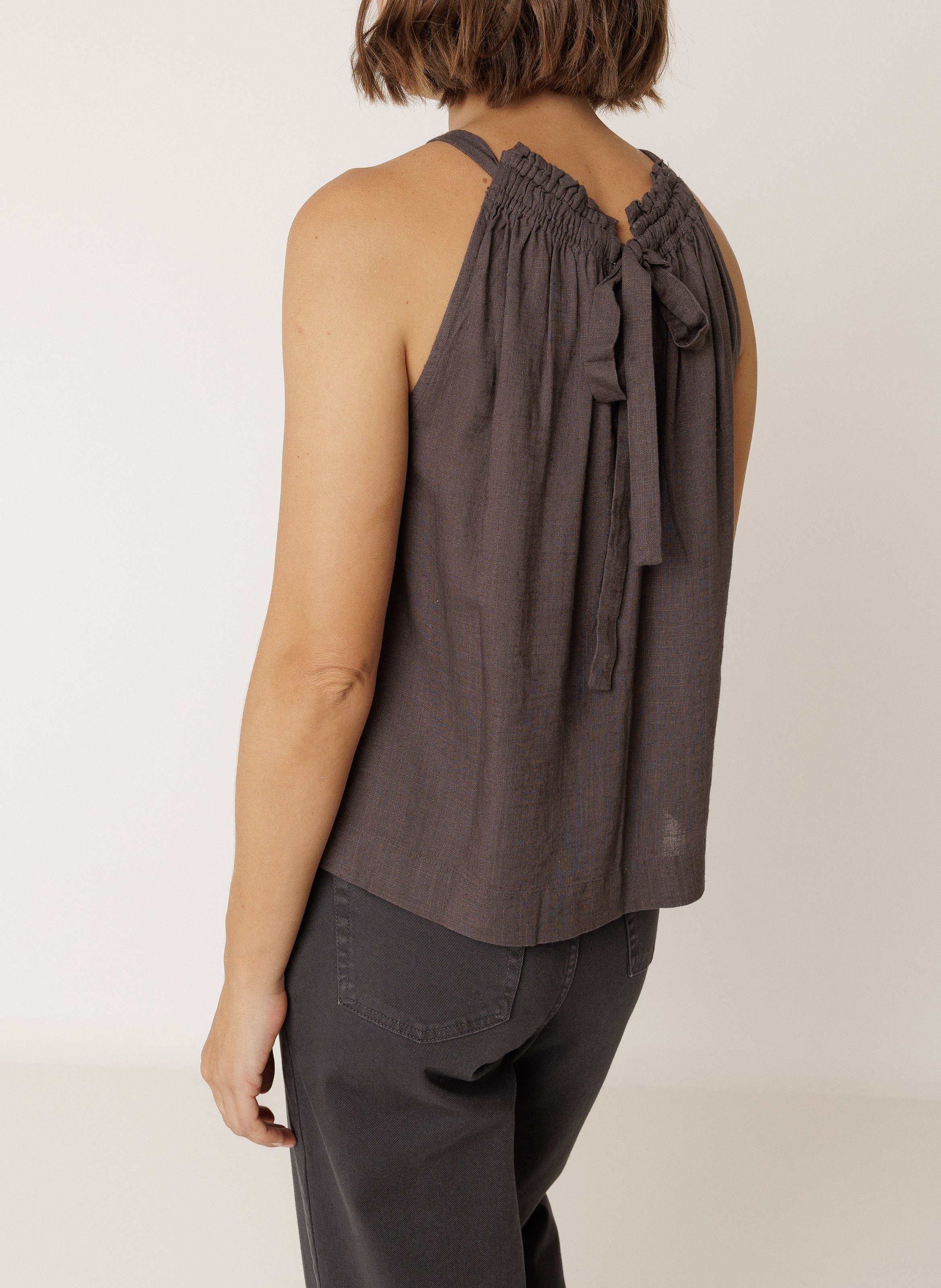 Halter-Top INDI & COLD Grau