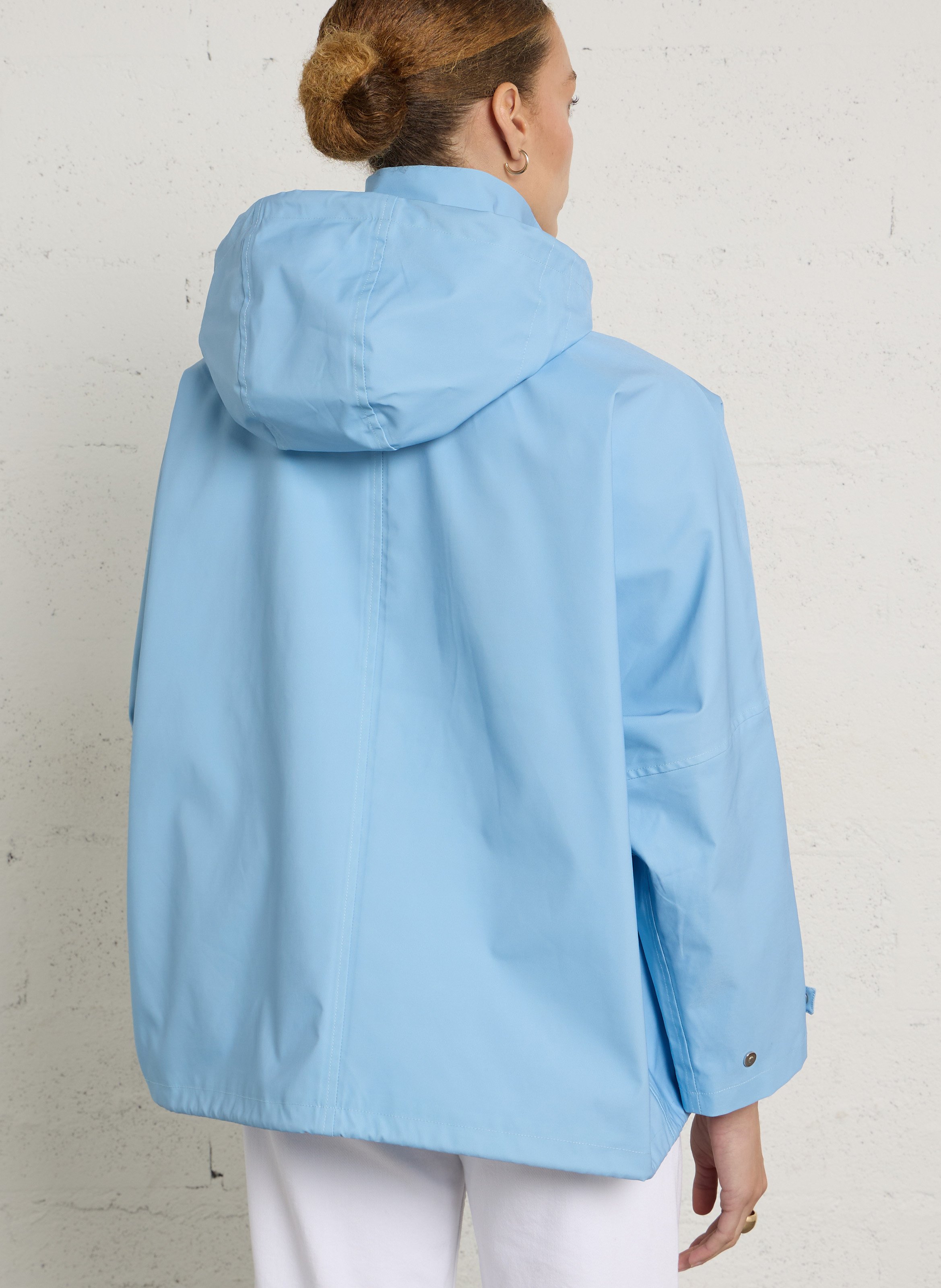 Getailleerde regenjas met opstaande kraag, rits en knopen FLOTTE Blauw