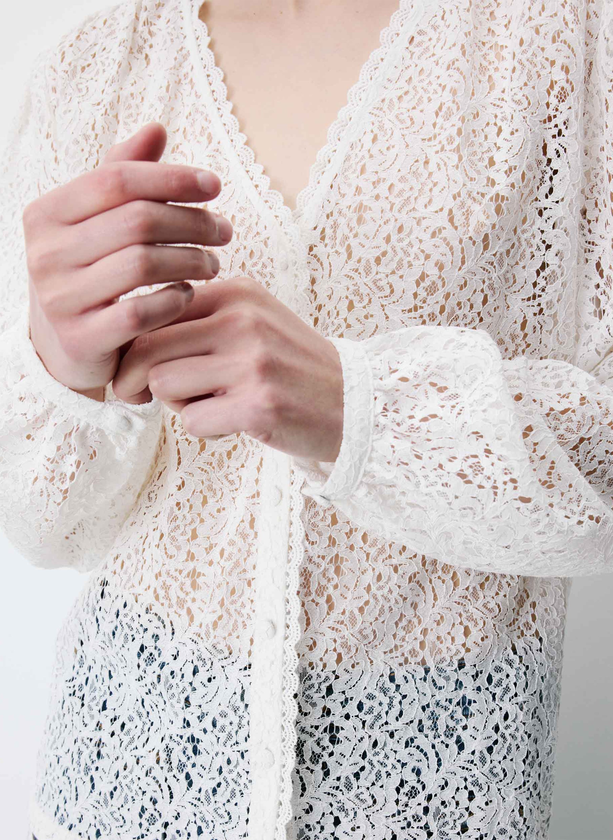 Blouse col V en dentelle GRACE ET MILA Blanc