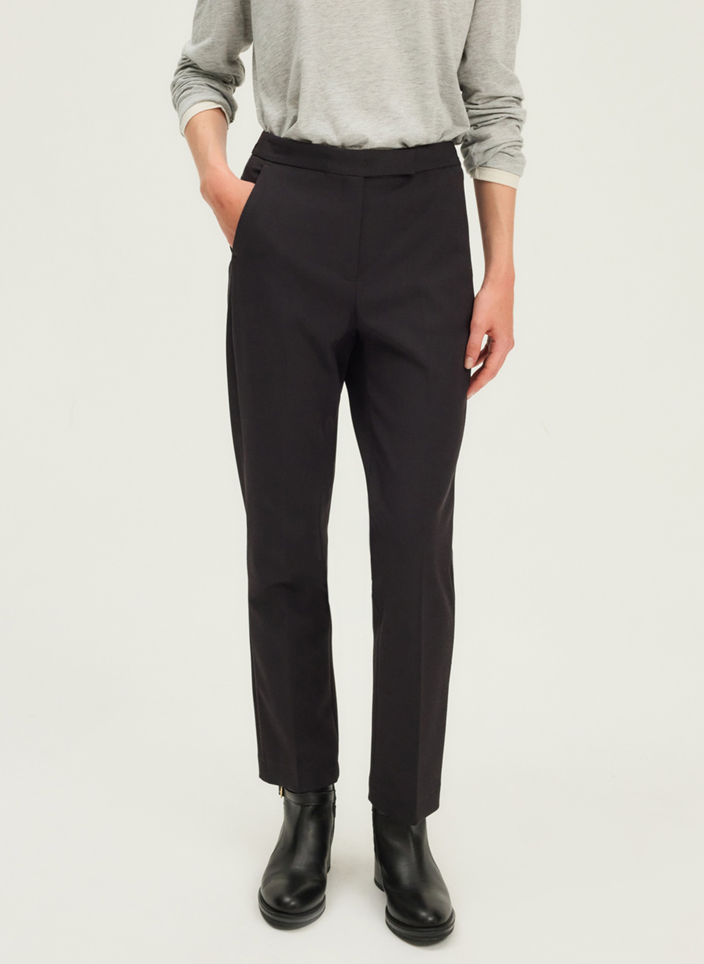 Carrot trousers PABLO Brown