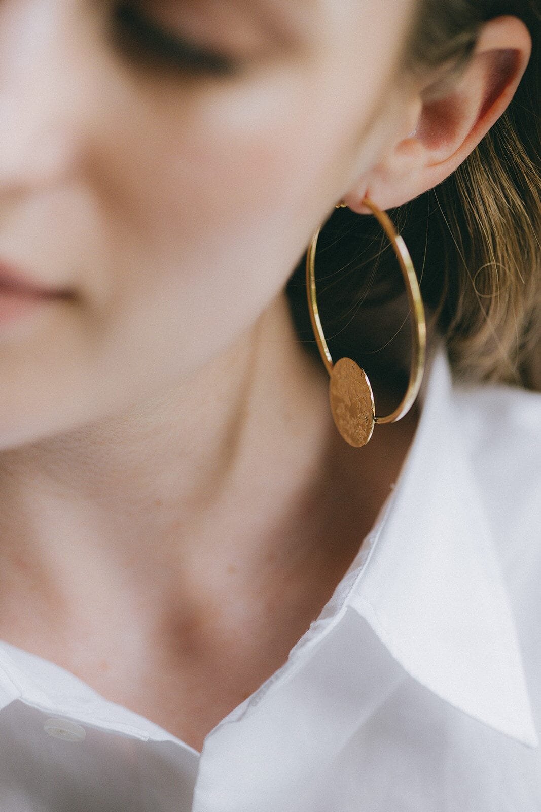 Hammered round gold-plated hoop earrings MONSIEUR SIMONE Silver