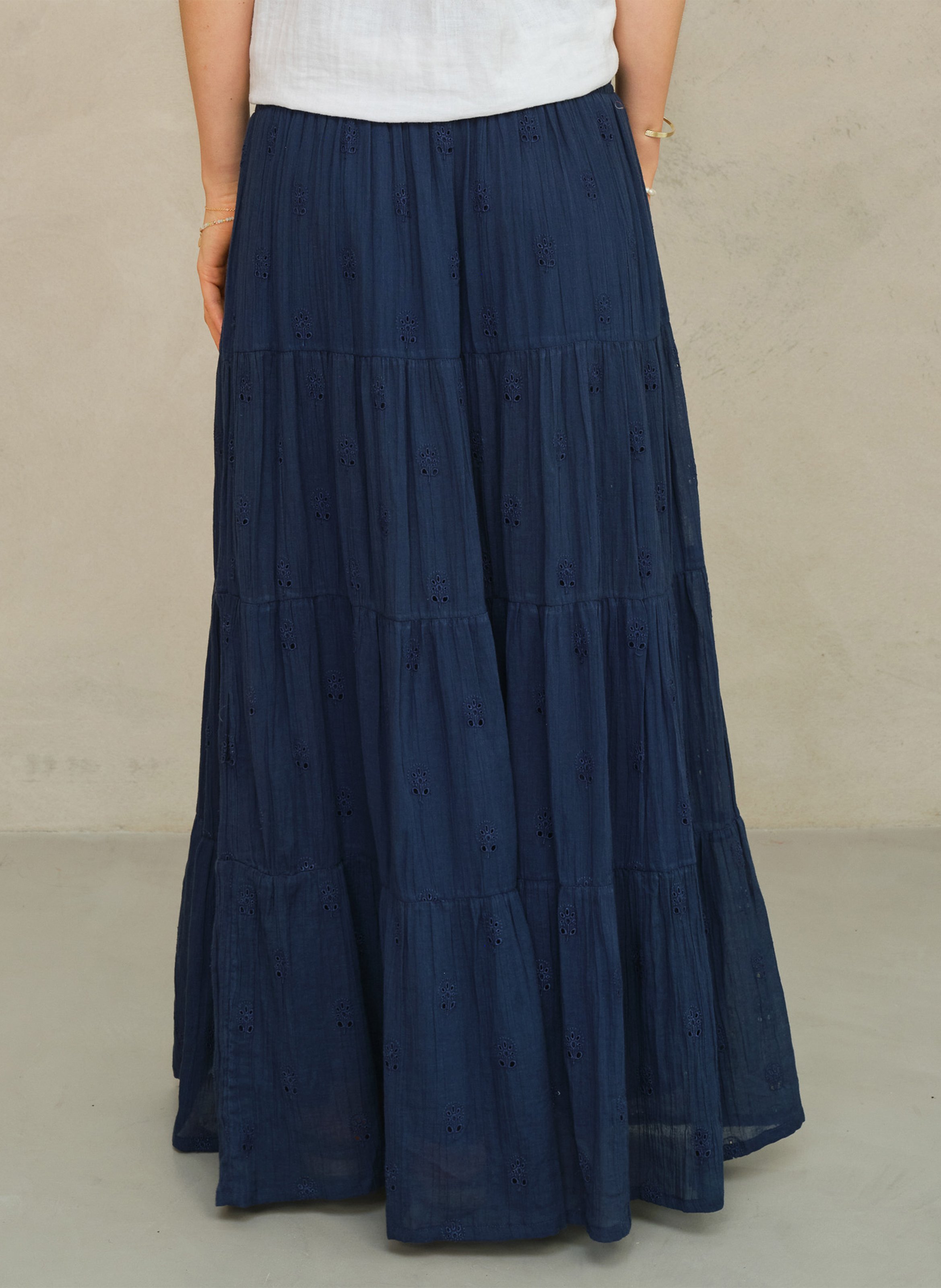 Weit geschnittener langer Rock mit Broderie Anglaise M.A.B.E Blau