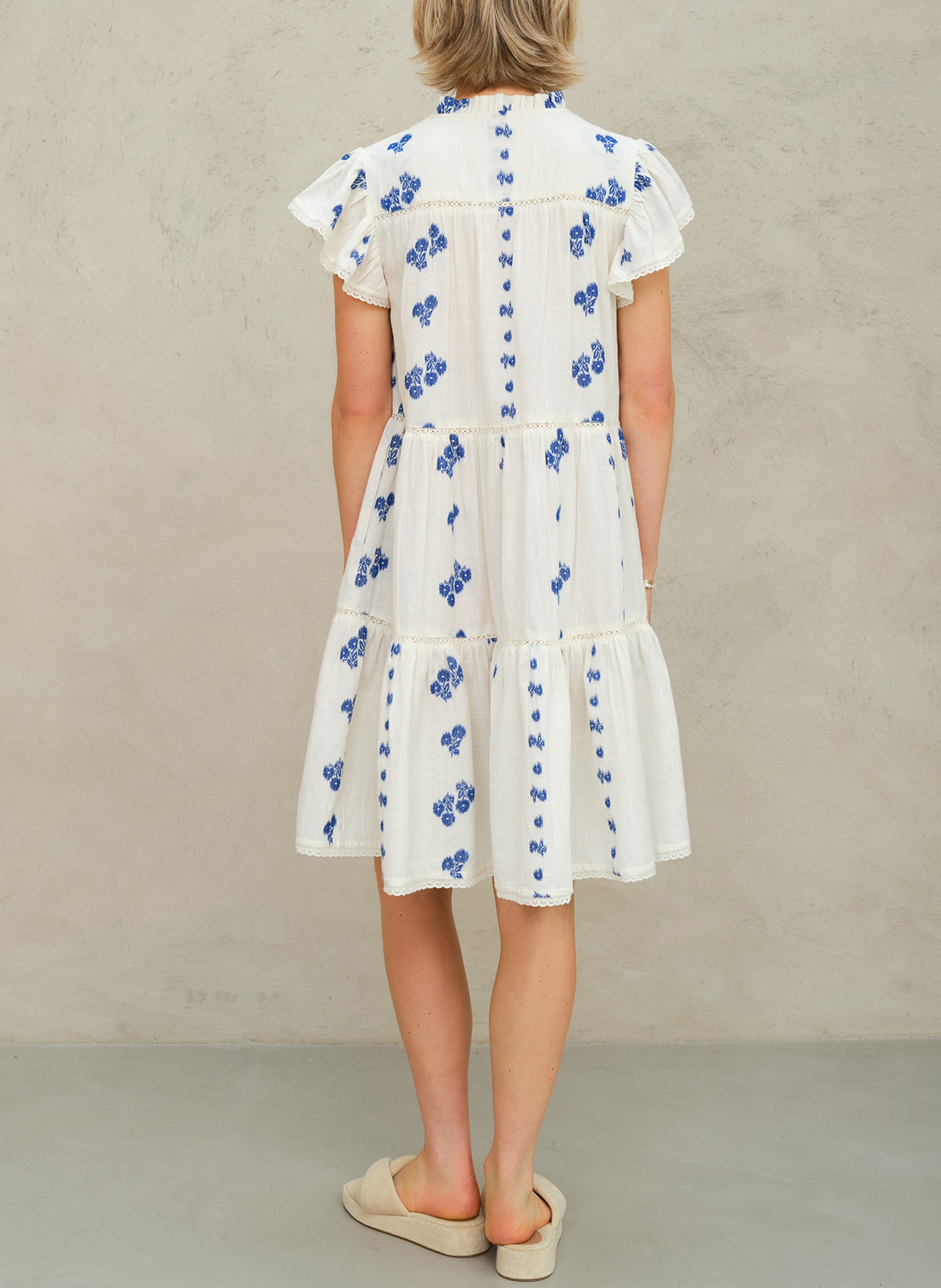 Kurzes Kleid mit Knöpfen und Muster M.A.B.E Blau