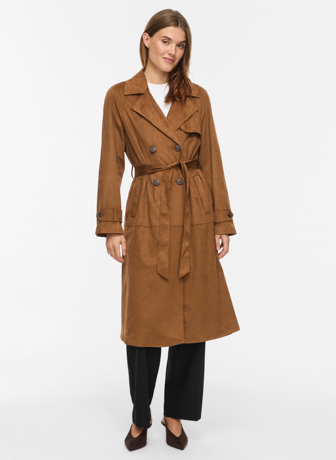 Gürteltes mittellanges einfarbiges Trenchcoat. VILA Braun