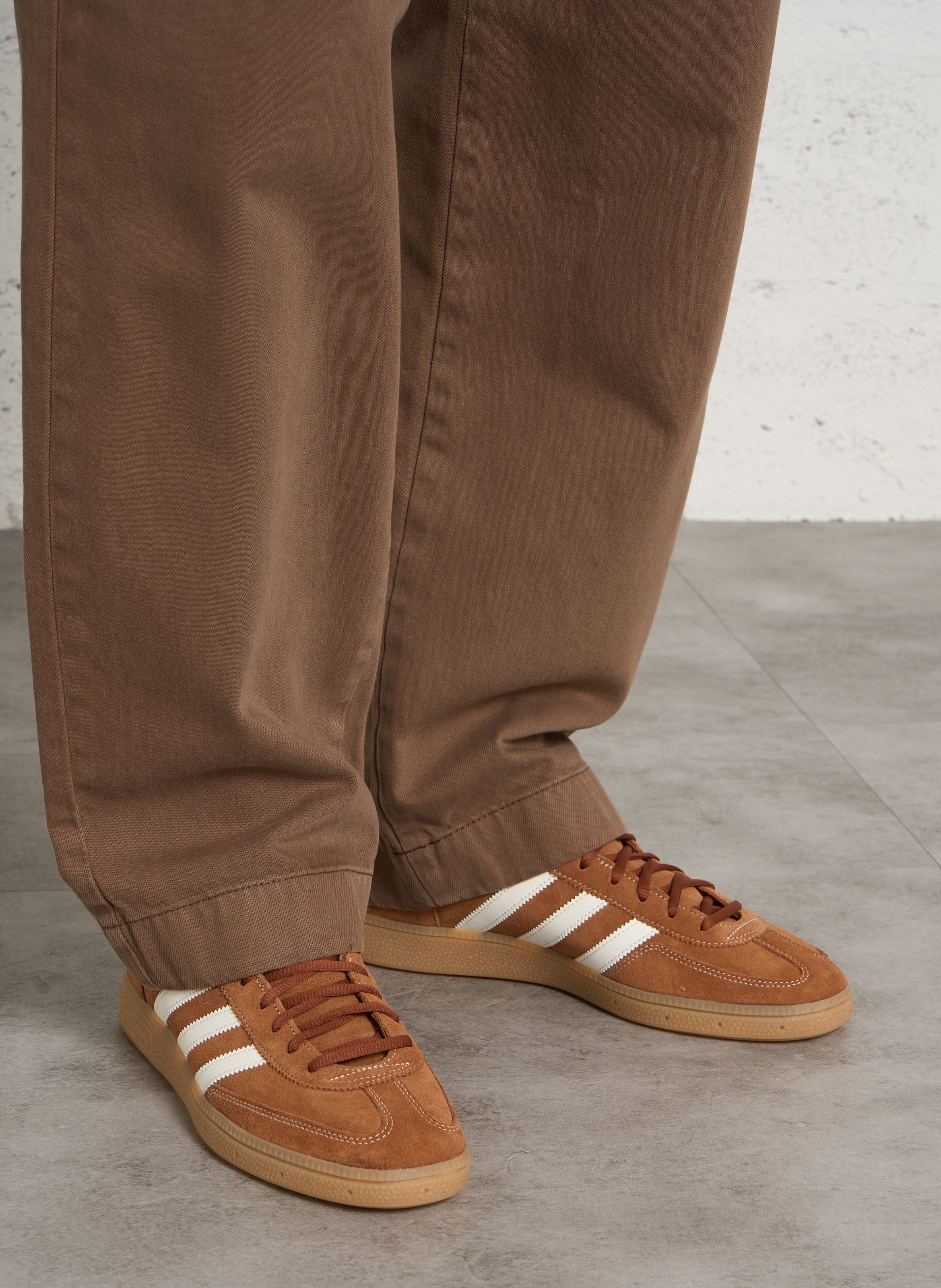 Baskets basses unies ADIDAS Marron