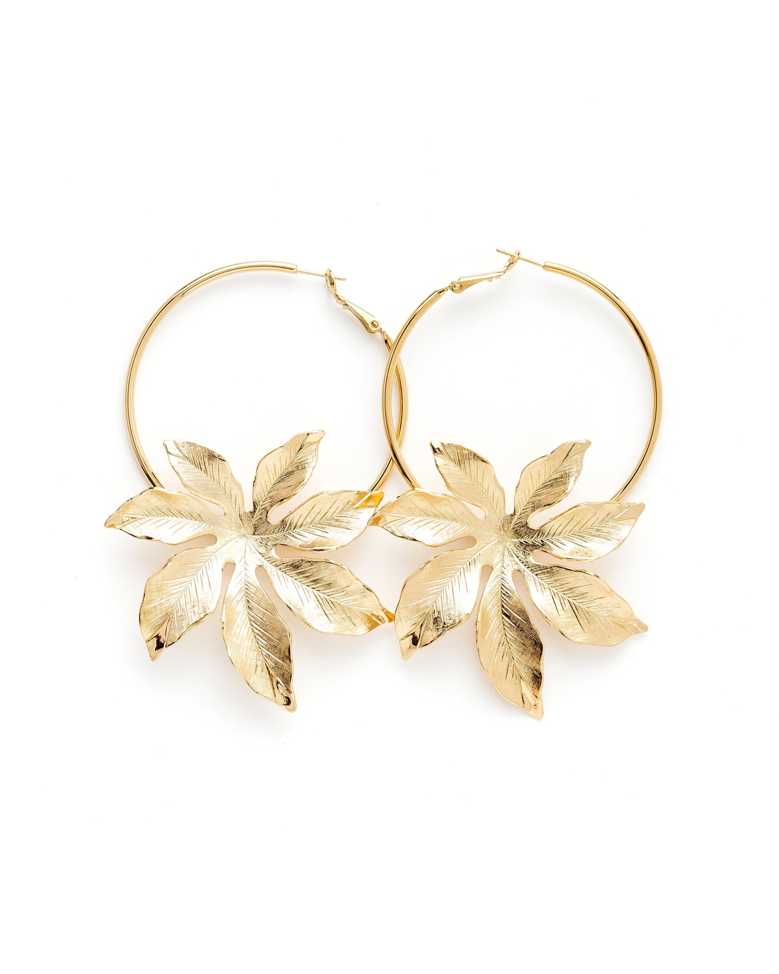 Flower-shaped gold-plated hoop earrings MONSIEUR SIMONE