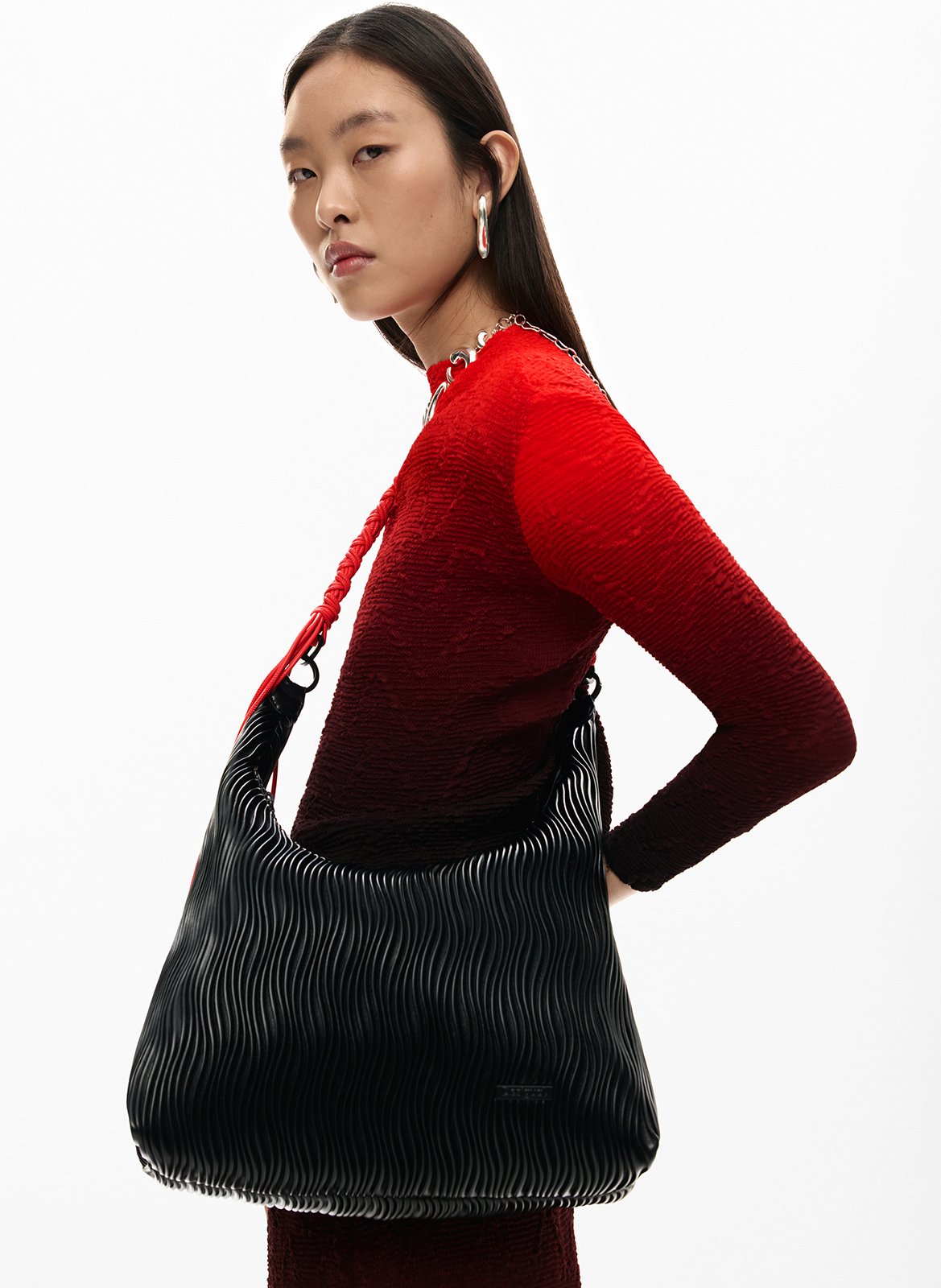 Medium zippered bag with reliefs DESIGUAL Black