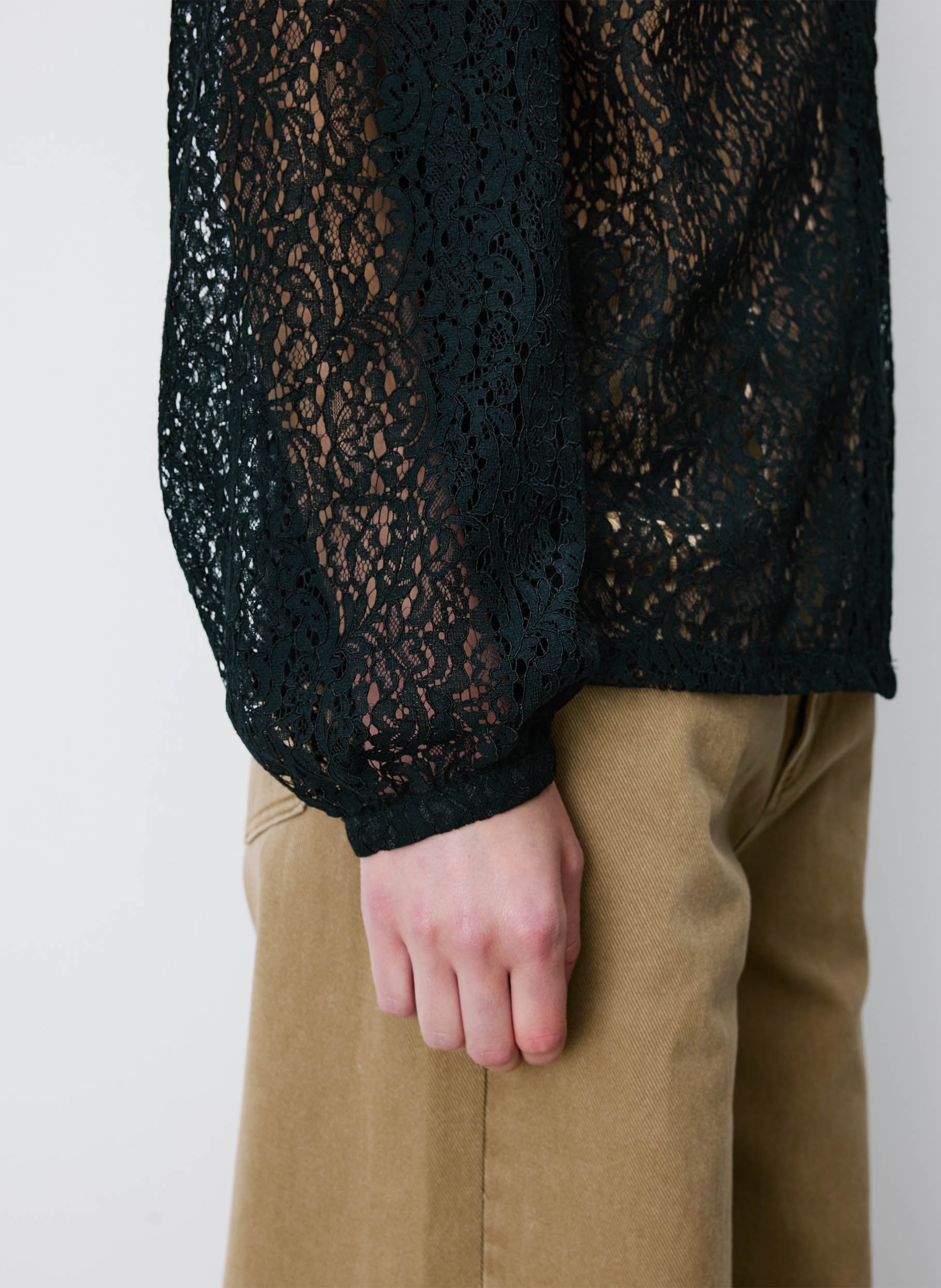 Blouse col V en dentelle GRACE ET MILA Noir