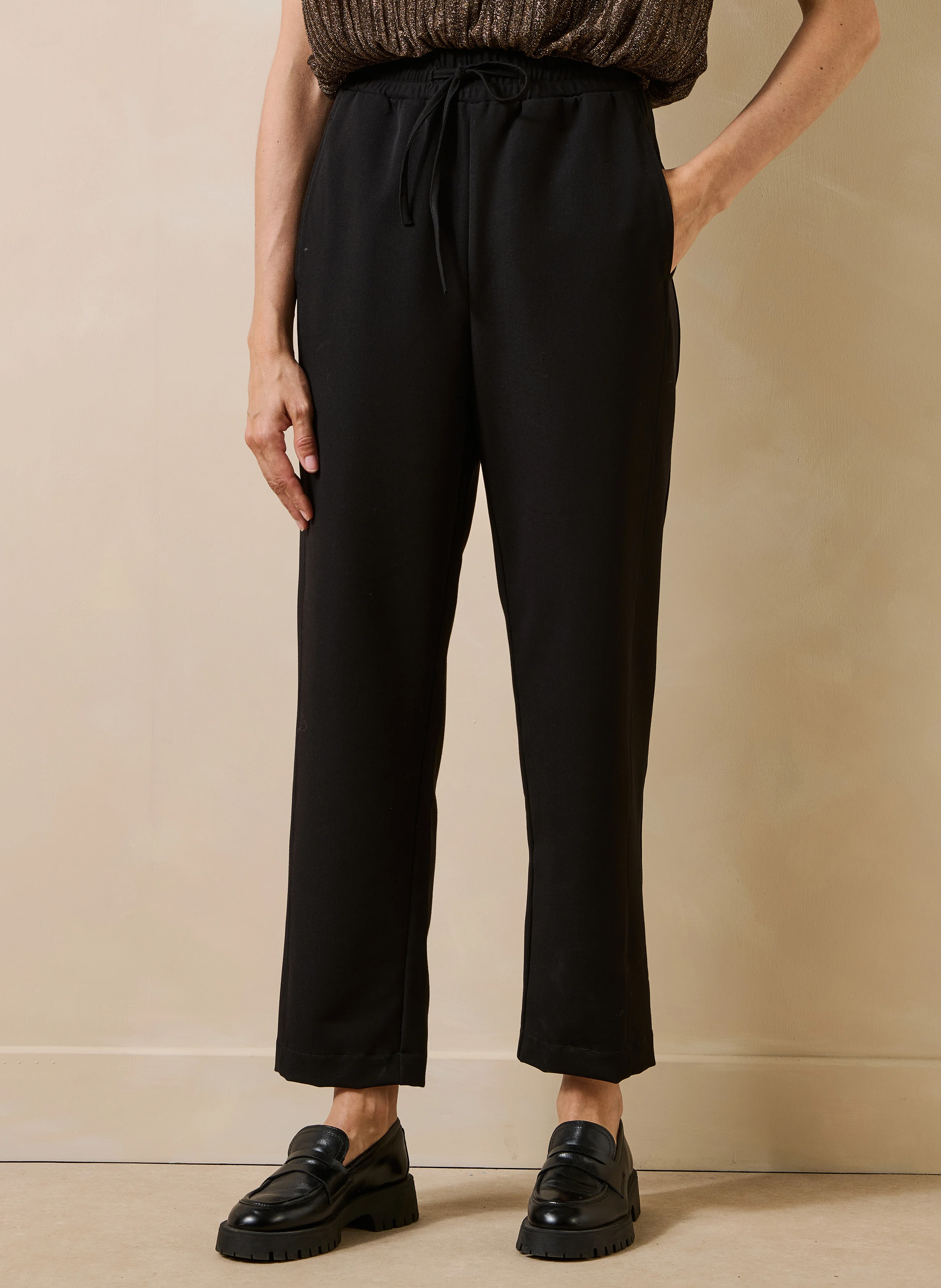 Unifarbene Karottenhose LA FEE MARABOUTEE