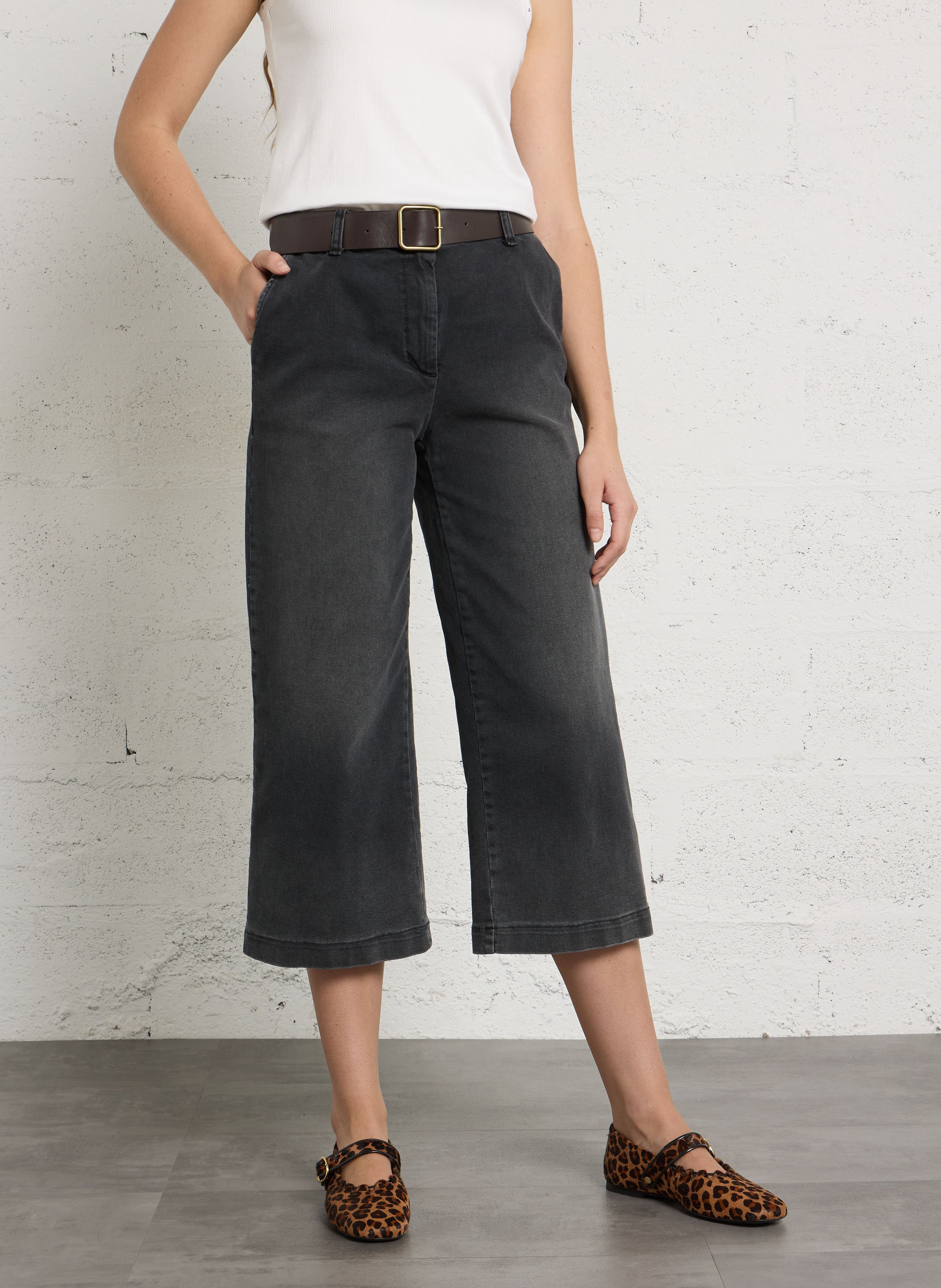 Weit geschnittene cropped Jeans aus Baumwollmischgewebe PLEASE Schwarz