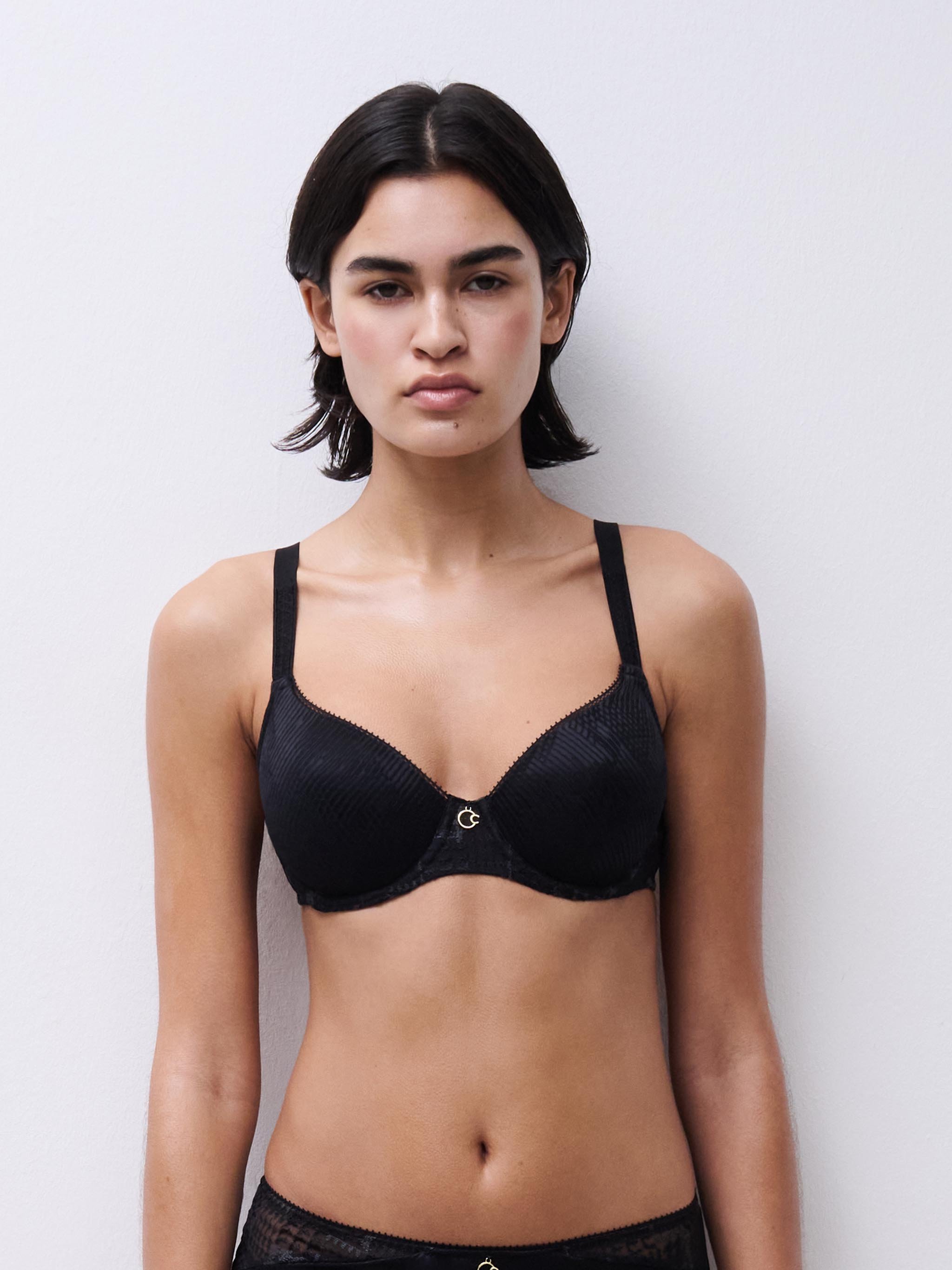 Memory foam full cup bra with embroidery CHANTELLE Black