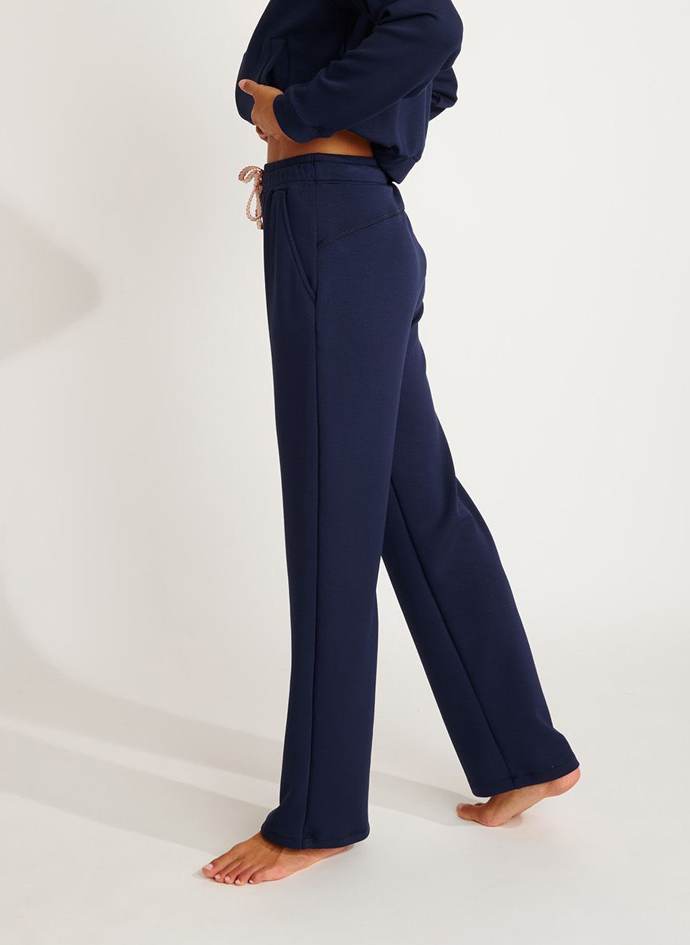 Gerade geschnittene Jogginghose BANANA MOON Blau