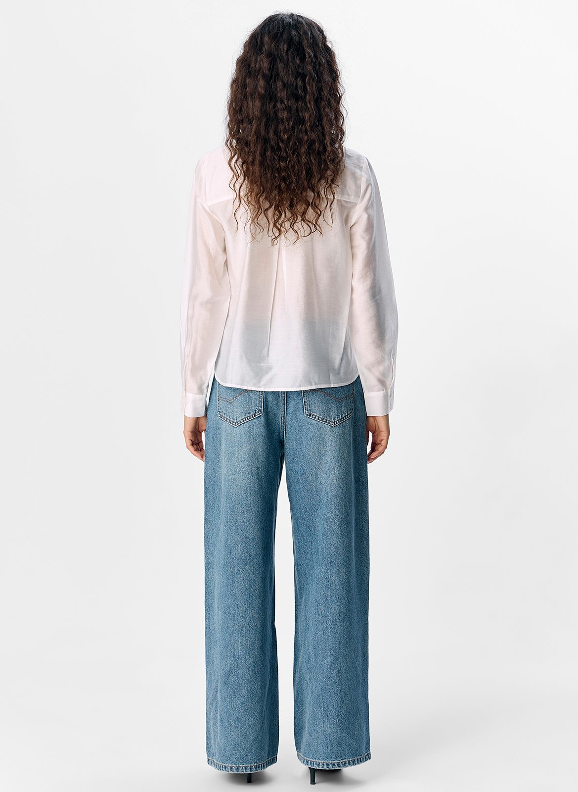 Short shirt with flower embroideries OBJECT Beige