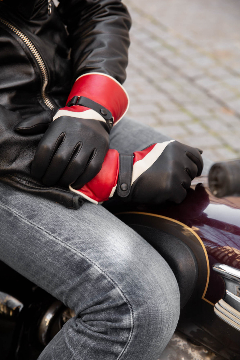 Alpaca-lined Questa gloves AGNELLE Black