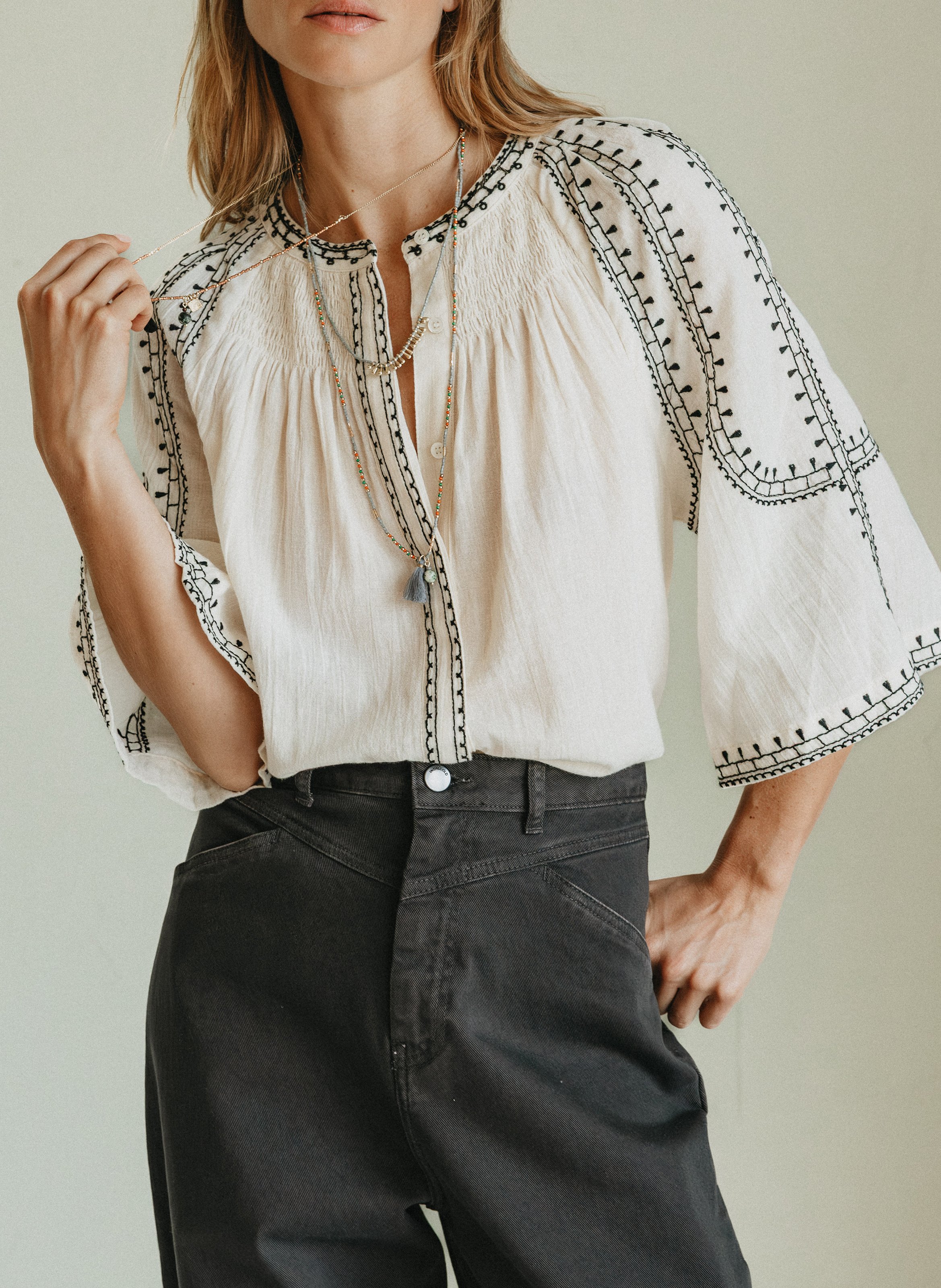 Blouse van biokatoen met ronde hals INDI & COLD