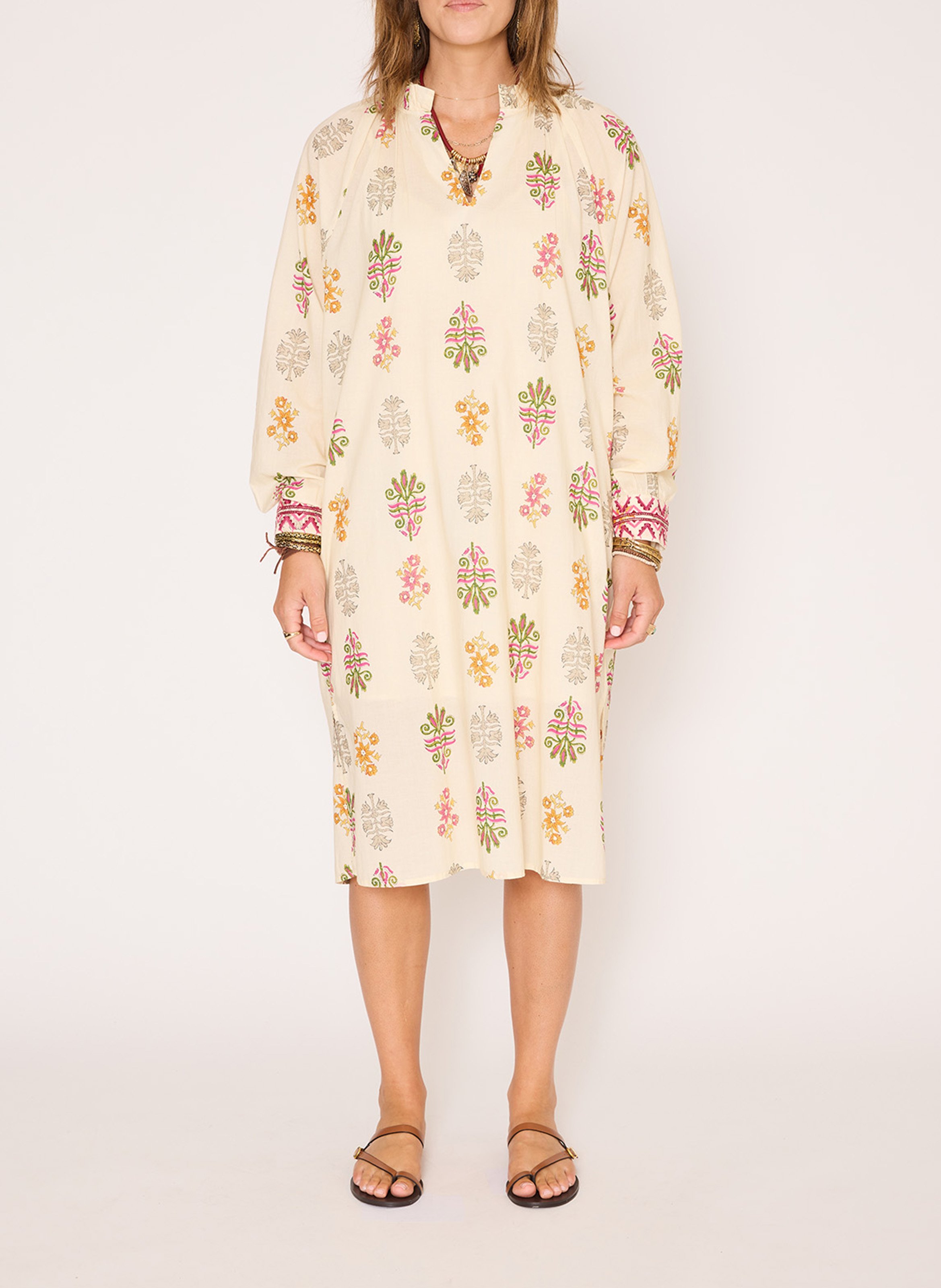 Midi-Kleid mit bedrucktem Tunika-Kragen MKT Beige