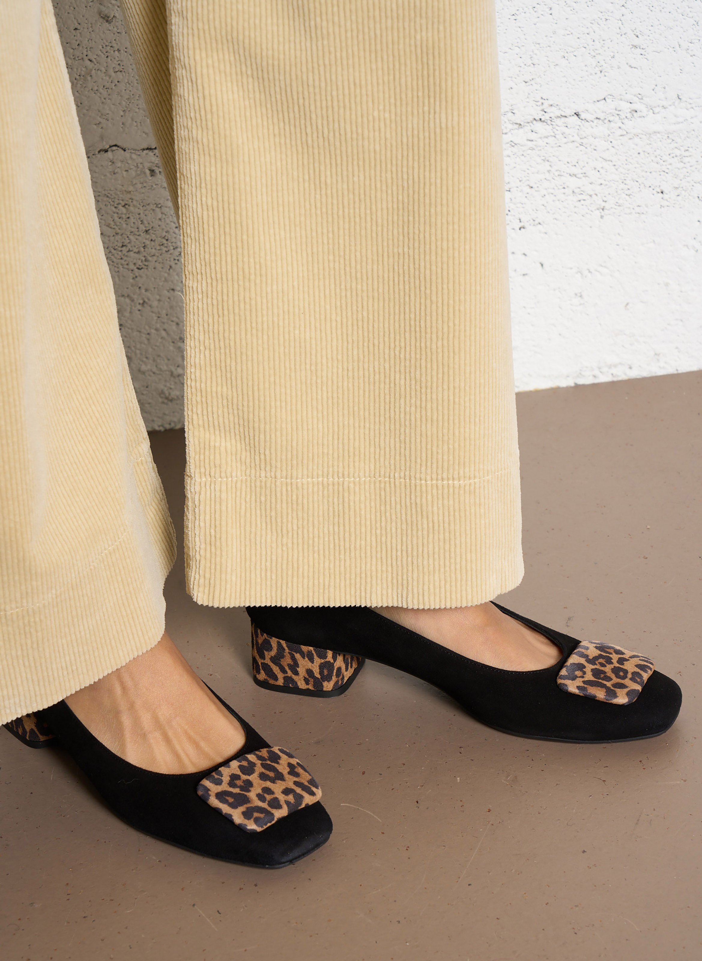 Pumps met luipaarddetails in leer REQINS Zwart