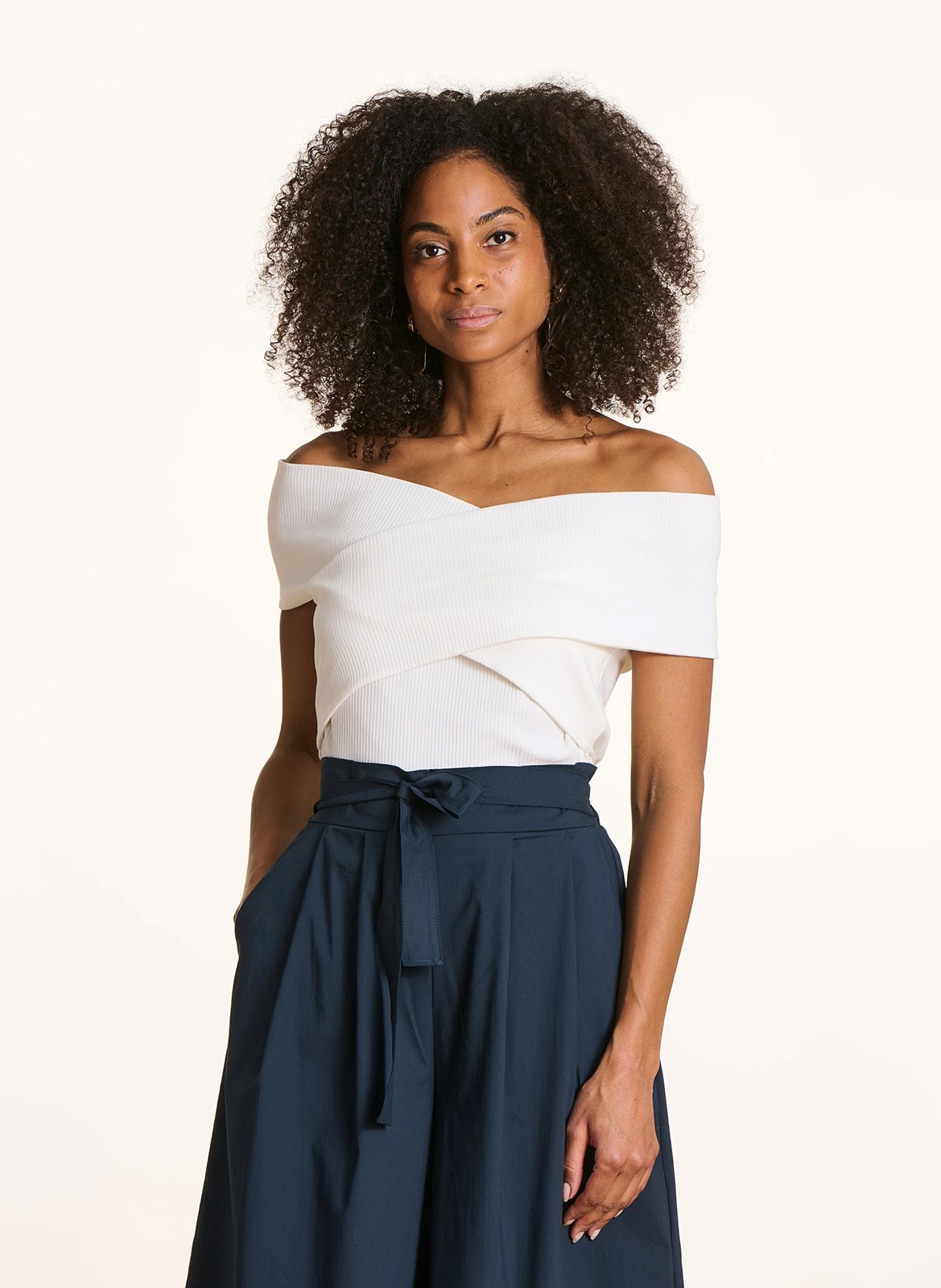 Aansluitend T-shirt van biologisch katoenmix LA FEE MARABOUTEE Wit