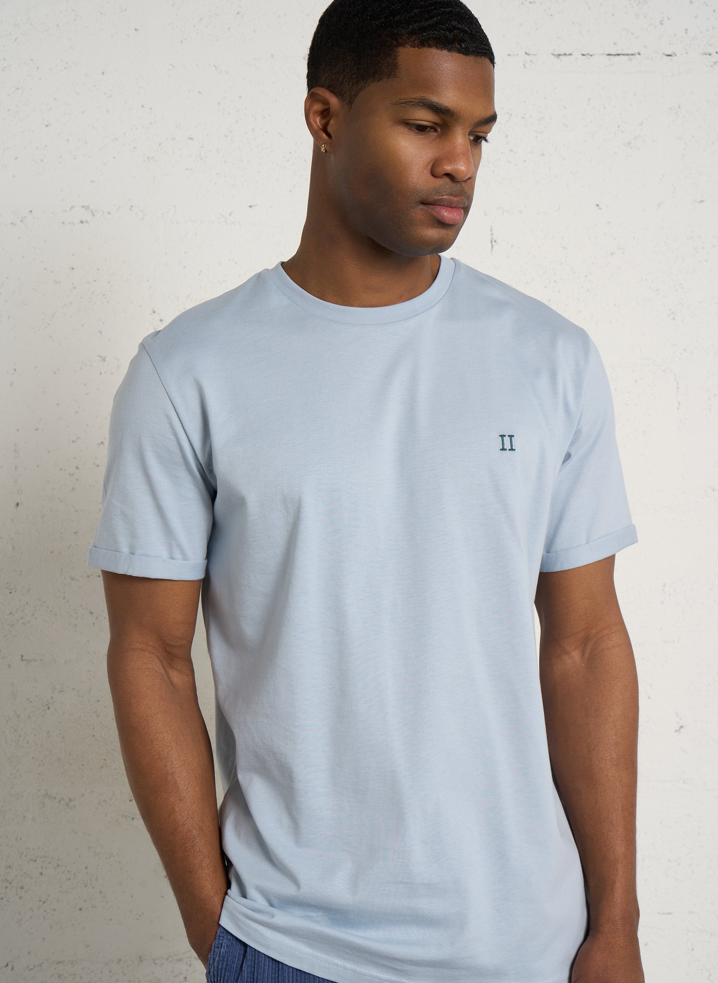 Tee-shirt droit col rond brodé en coton organique LES DEUX