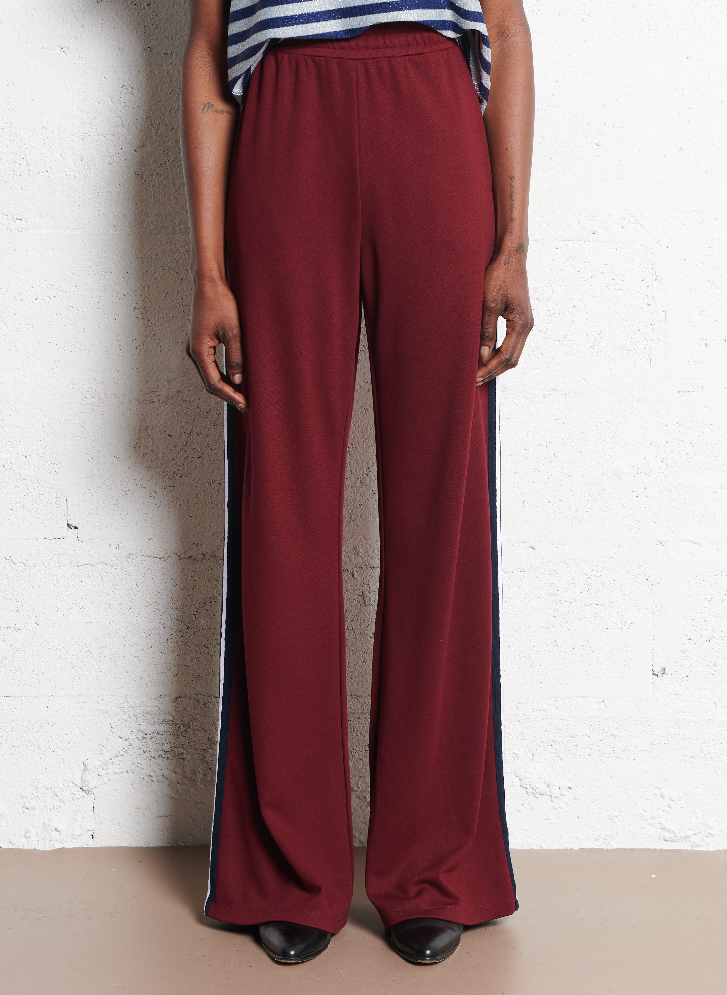 Oversized Joggers I CODE Red