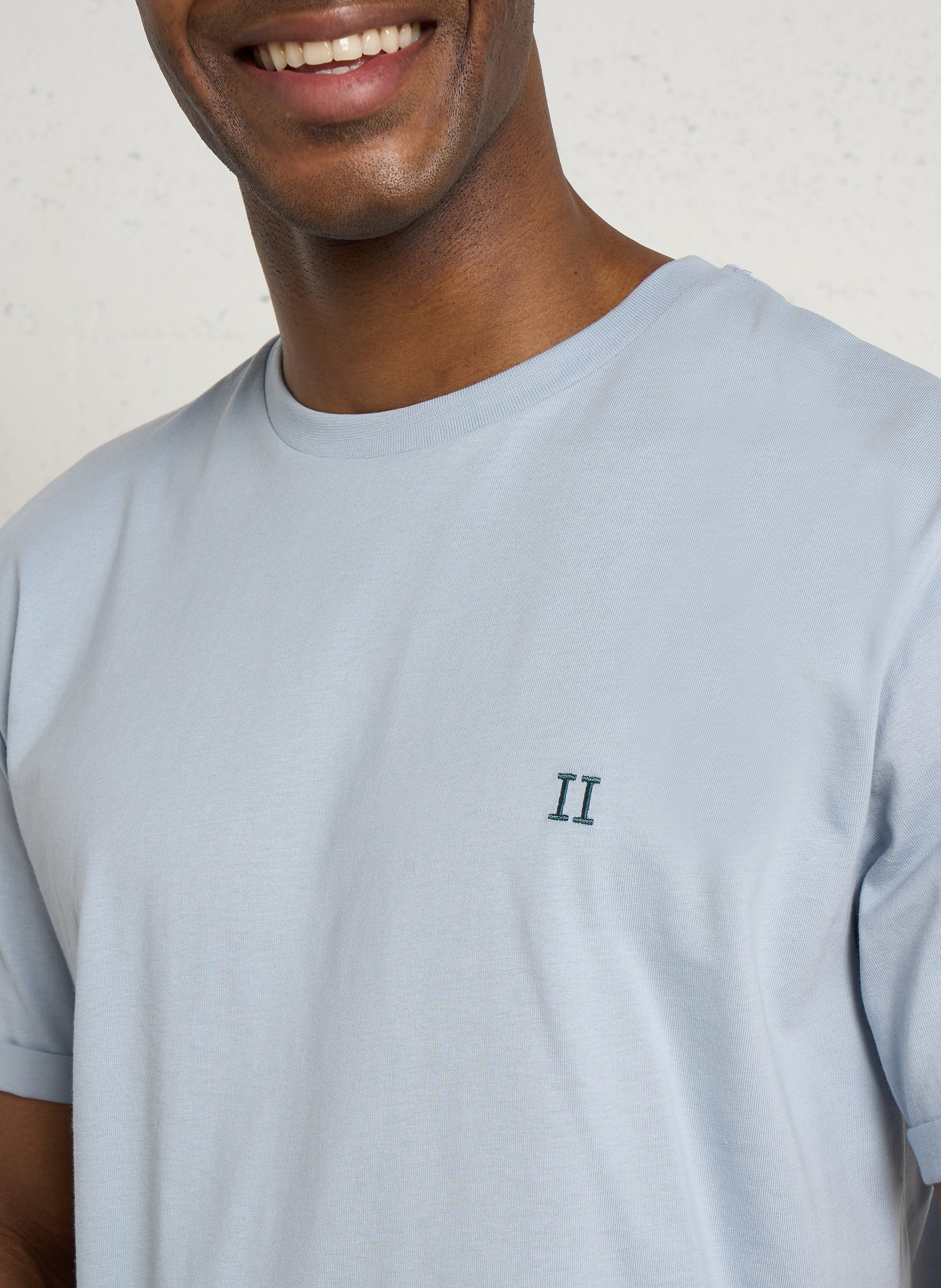 Tee-shirt droit col rond brodé en coton organique LES DEUX Bleu