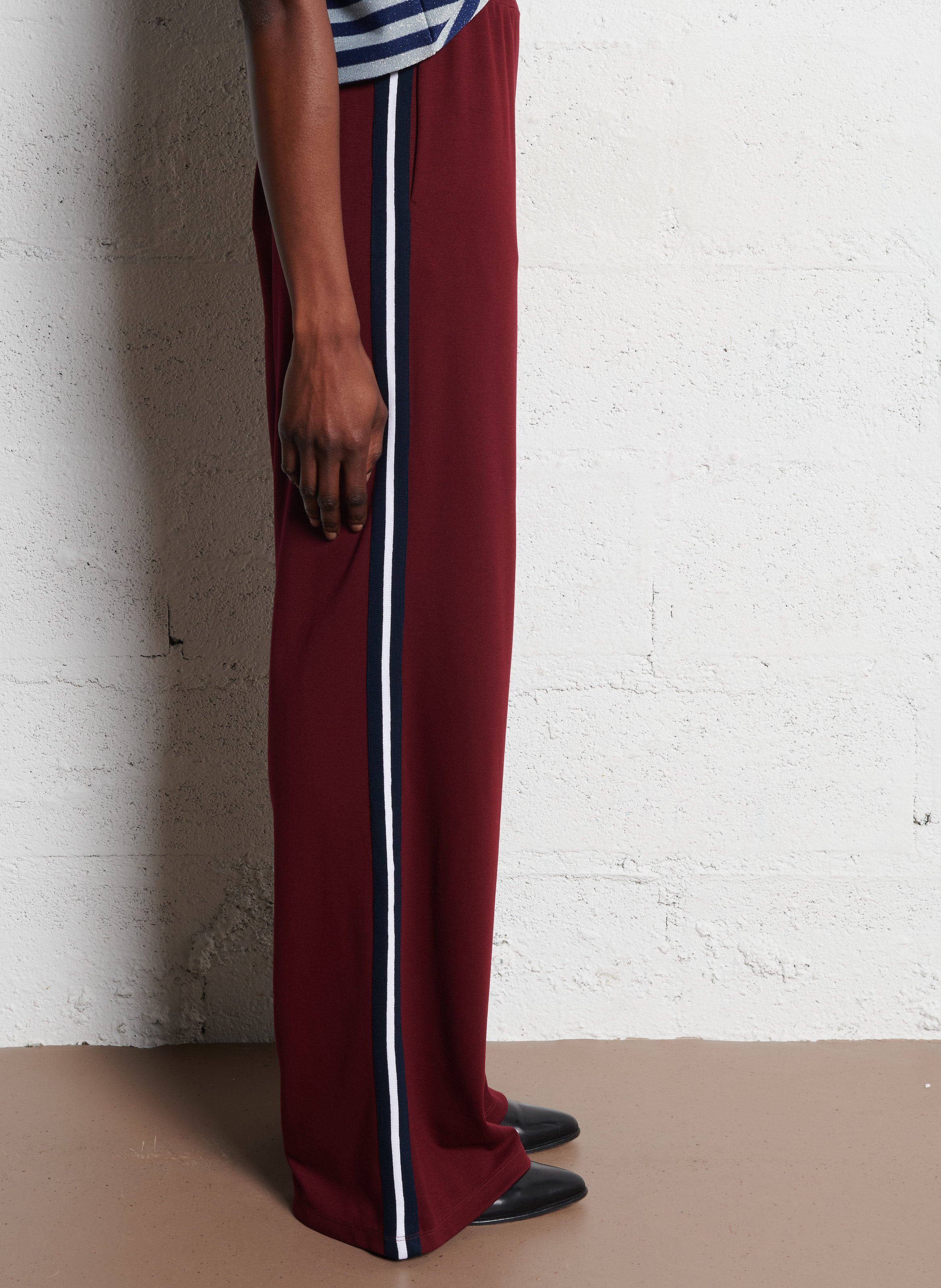 Oversized Joggers I CODE Red
