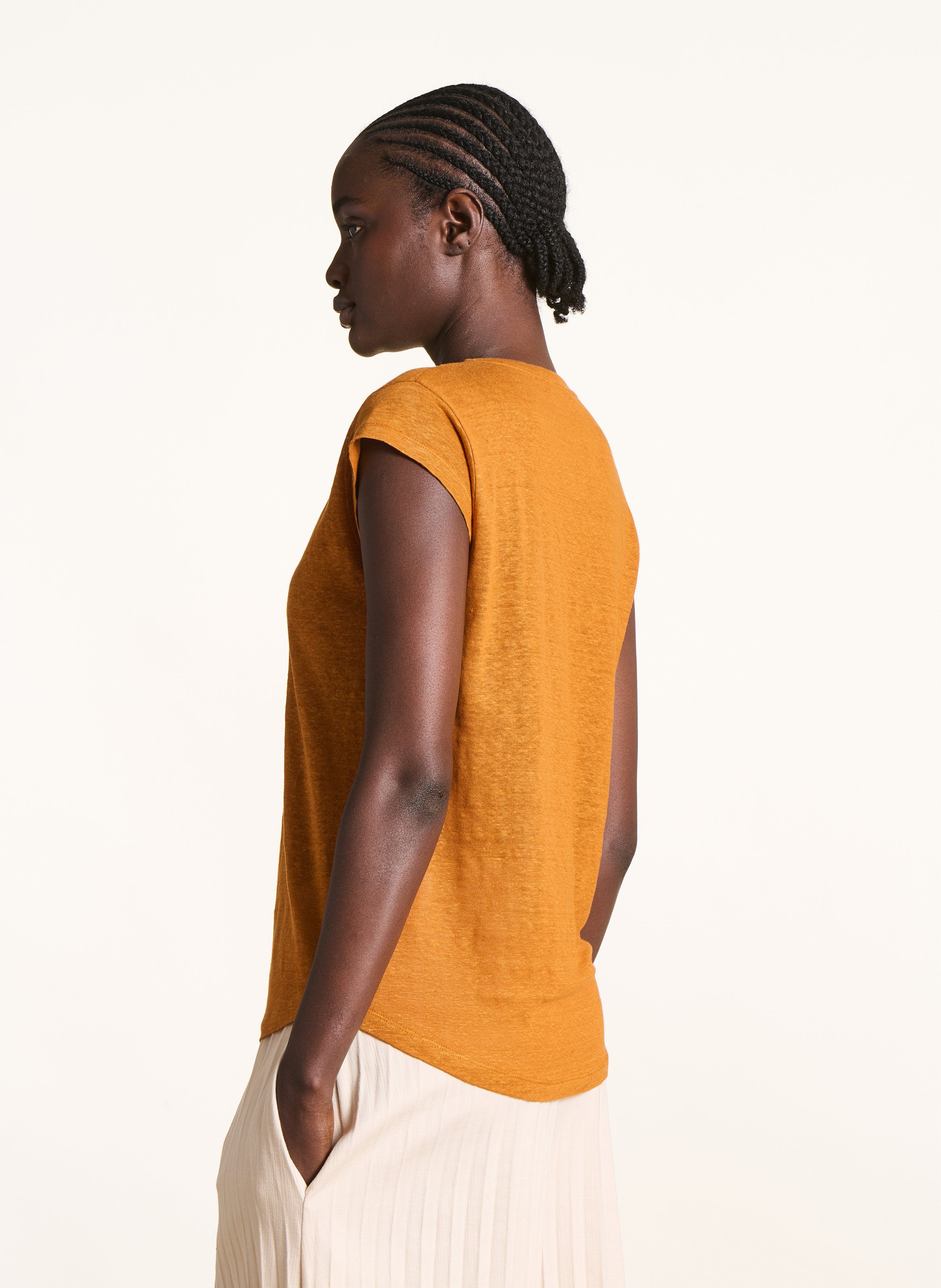 Fine linen V-neck sweater Brown