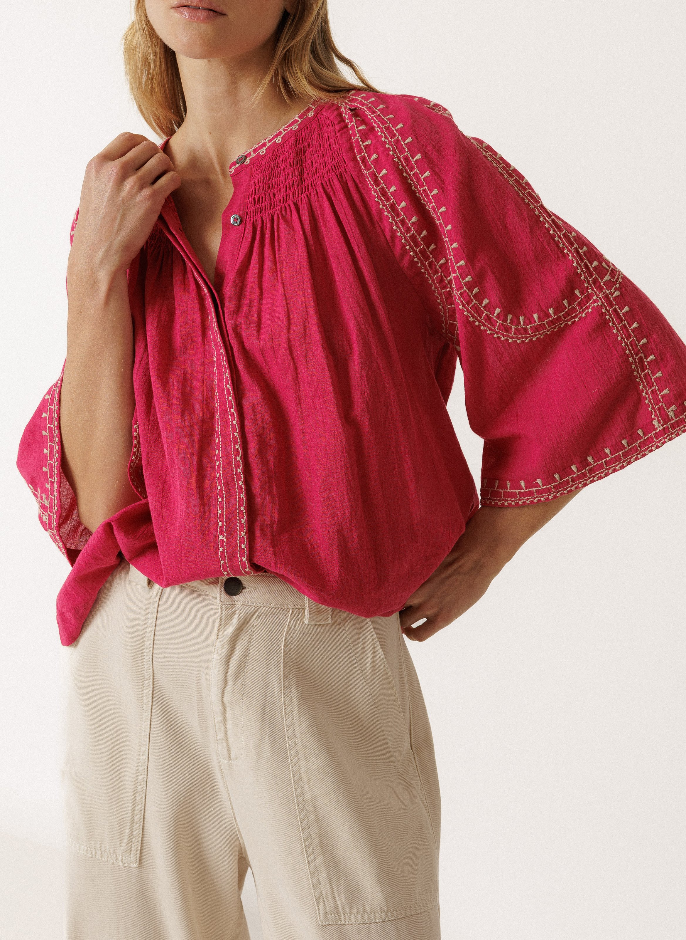 Blouse van biokatoen met ronde hals INDI & COLD