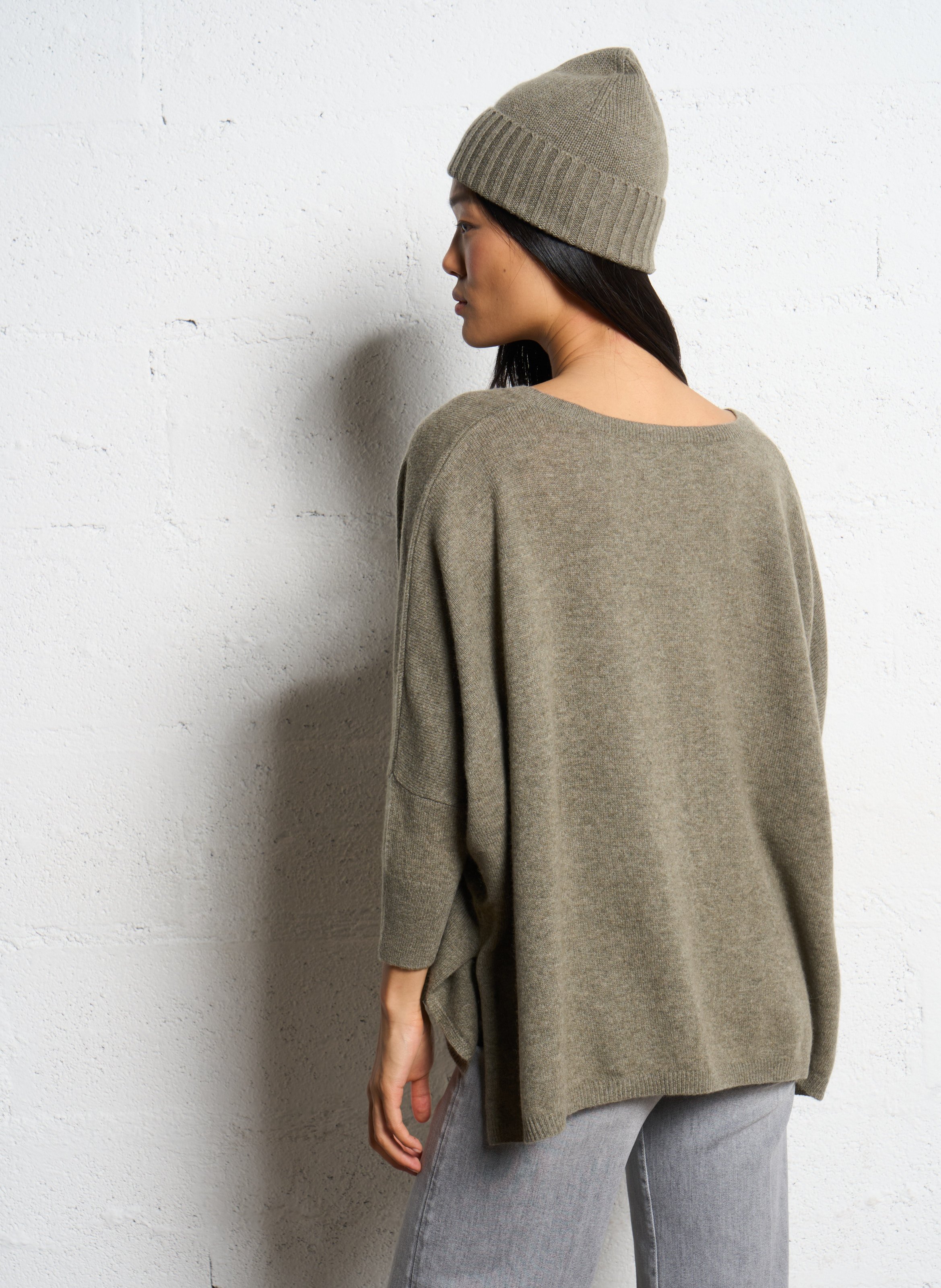 Pull col V oversize en cachemire KUJTEN Kaki