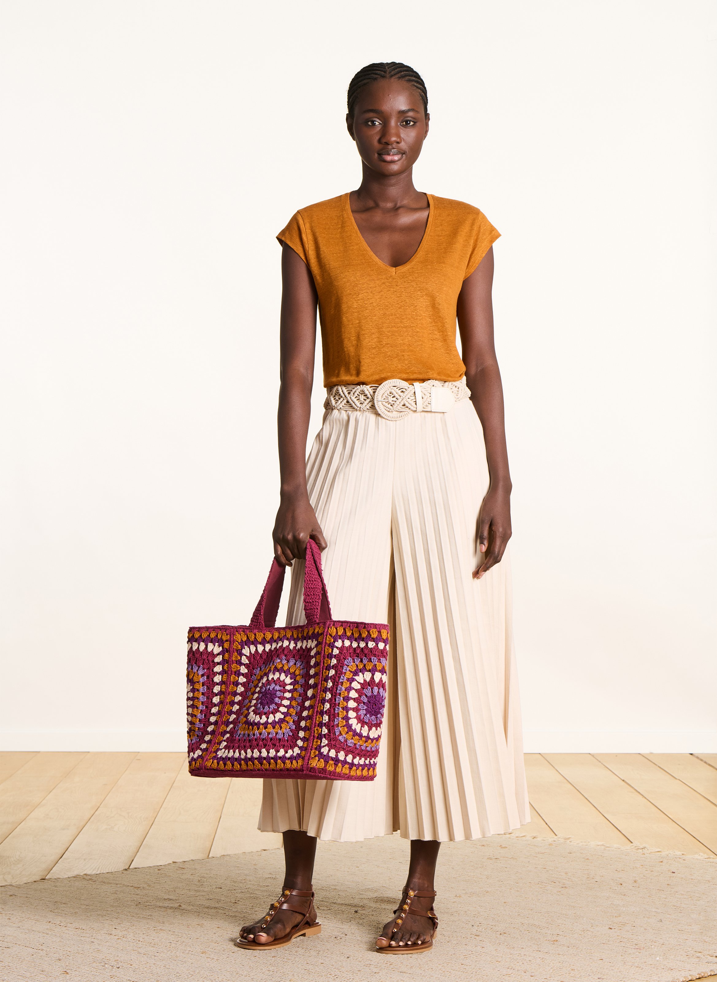 Fine linen V-neck sweater Brown