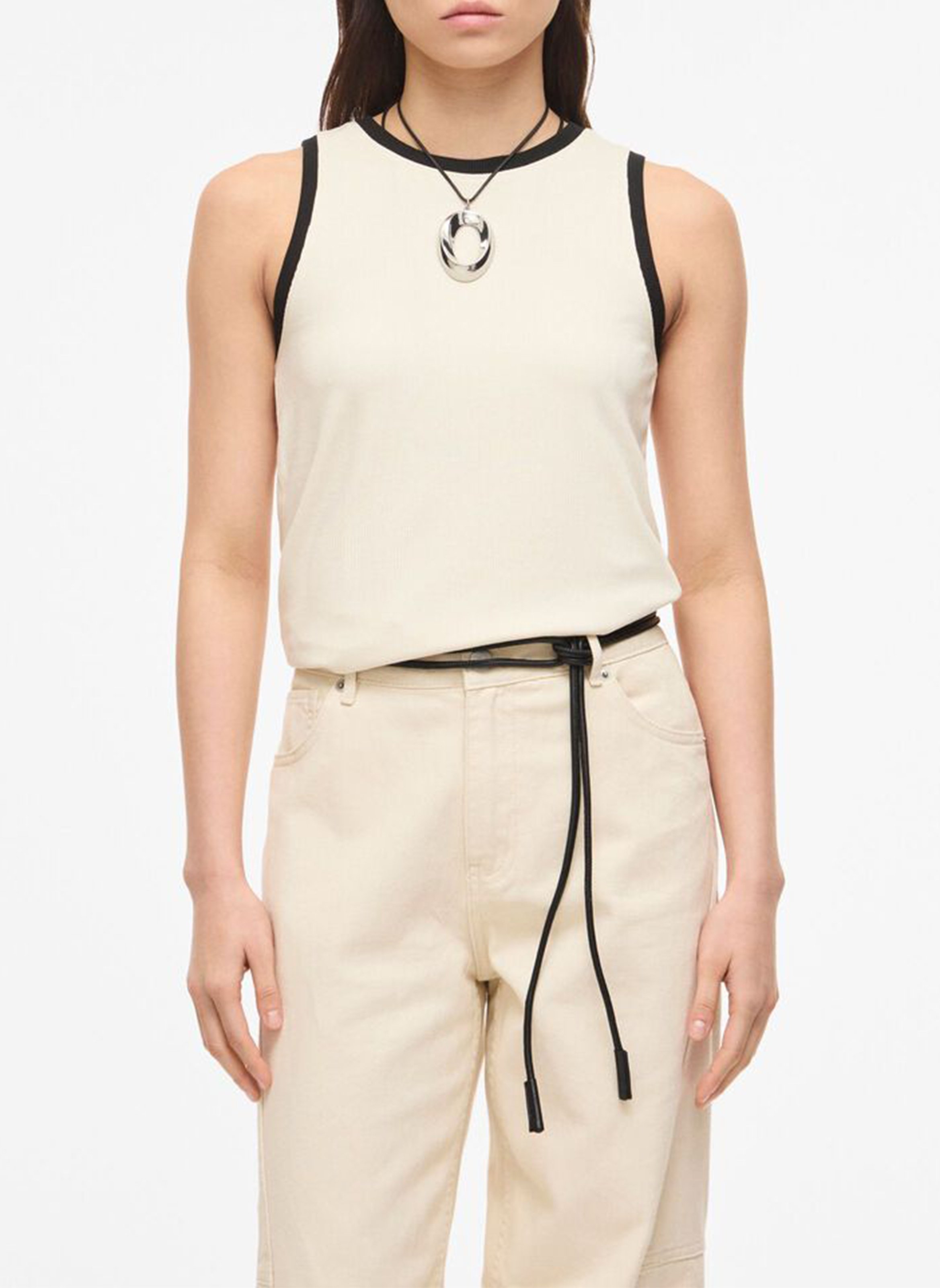 Round-neck straight knit top ROUGE EDIT Beige