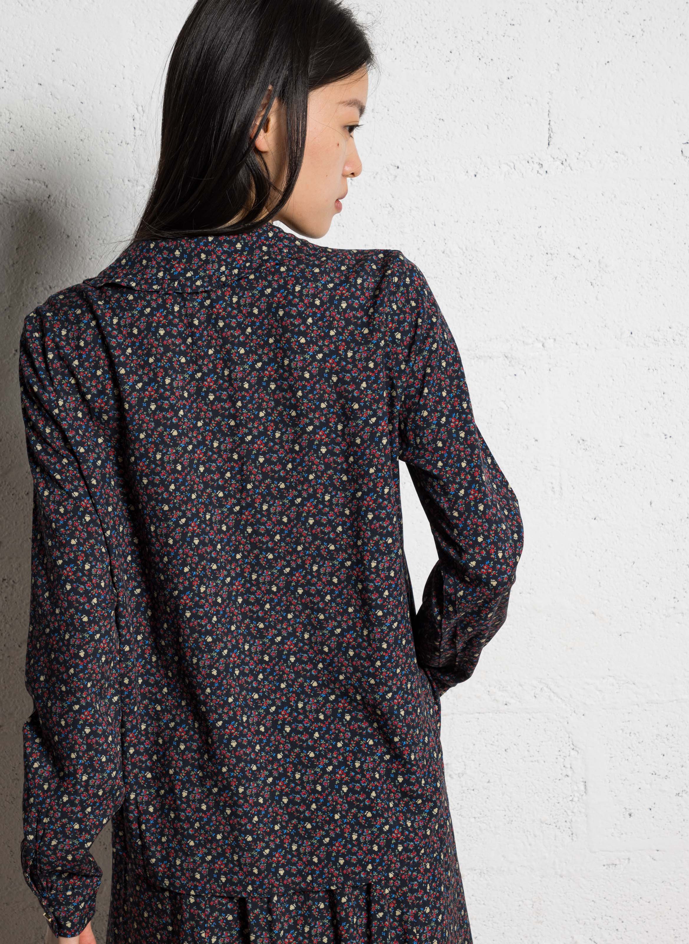Floral print shirt with Peter Pan collar I CODE Black