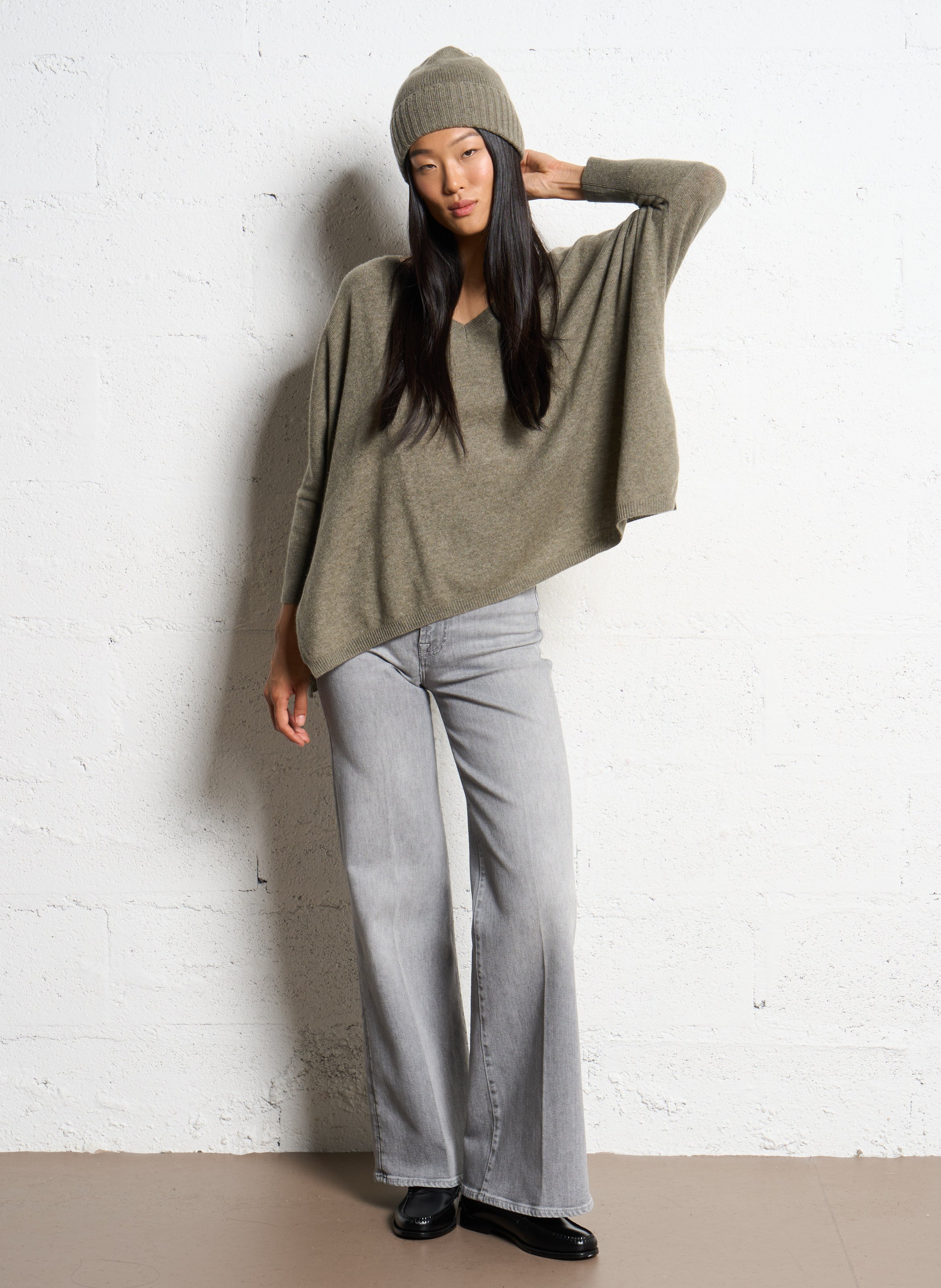 Pull col V oversize en cachemire KUJTEN Kaki