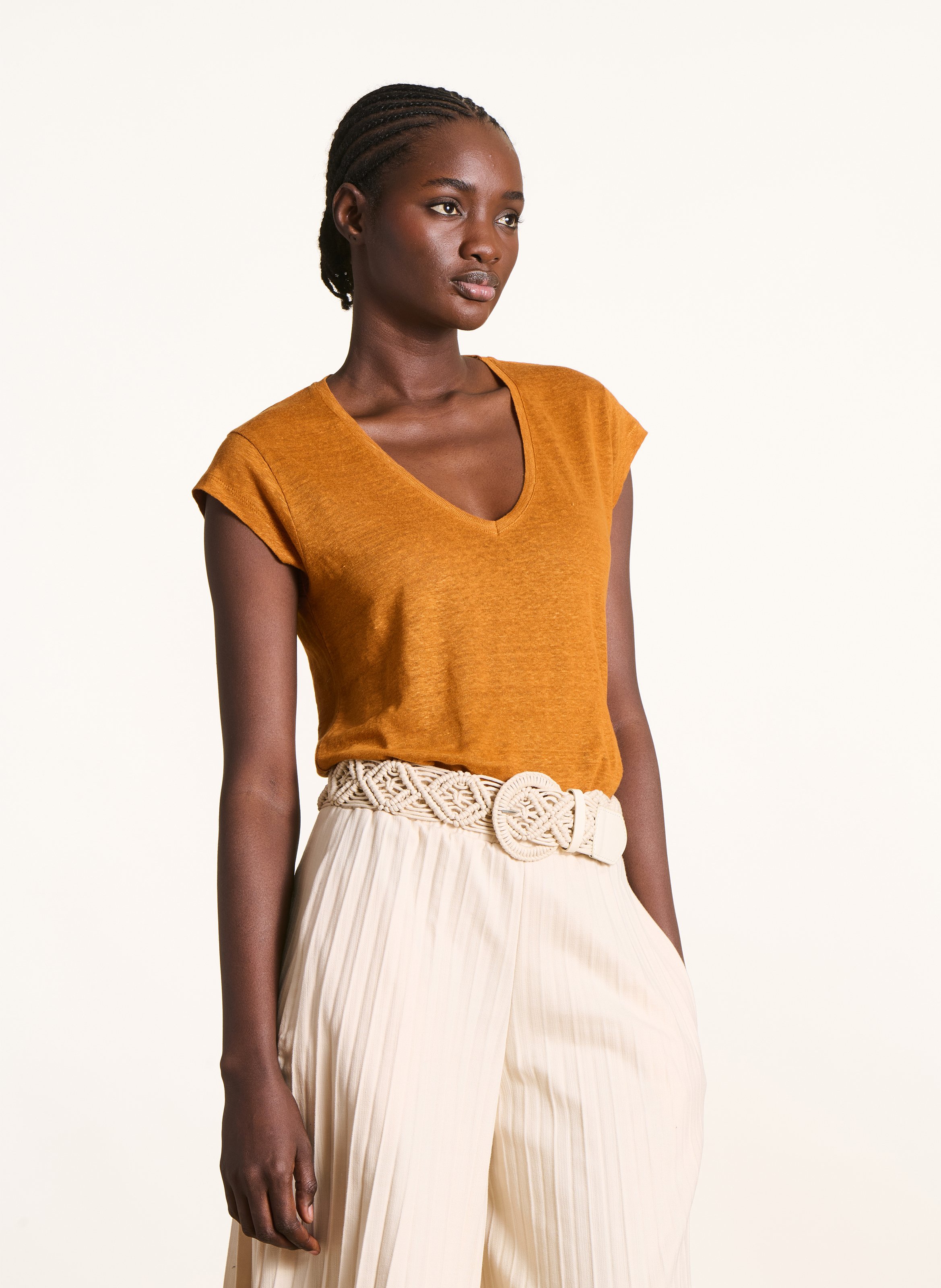 V-neck linen T-shirt  Tandoori