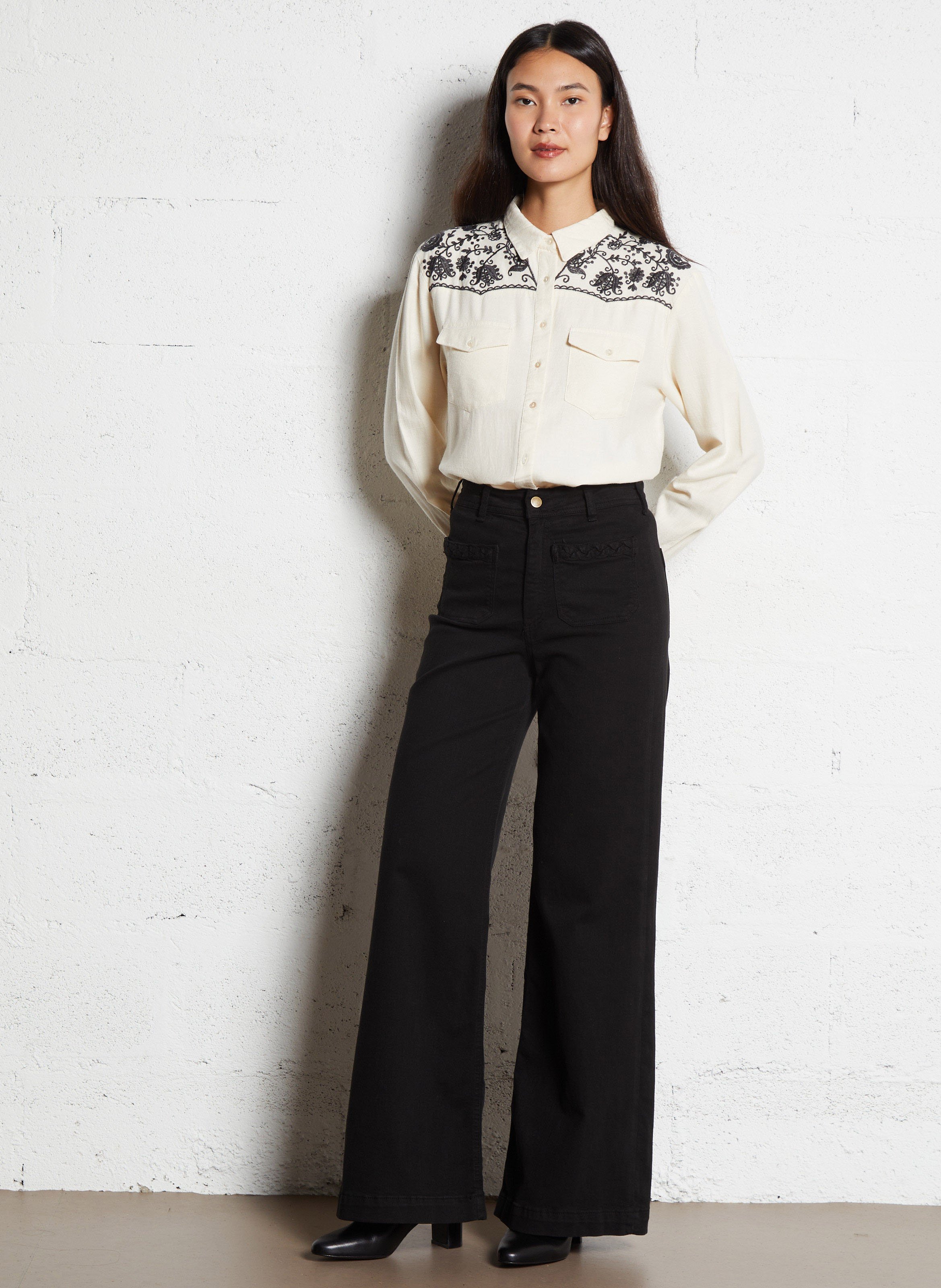 Chemise col classique brodée MAISON HOTEL Black