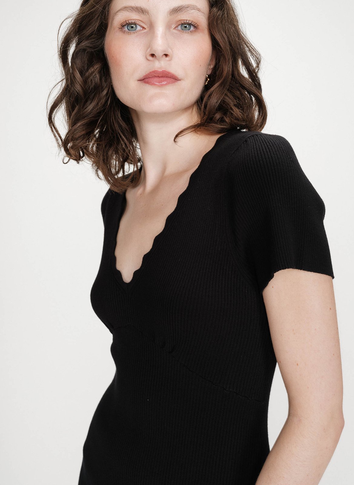 Korte jurk met V-hals GRACE ET MILA Black