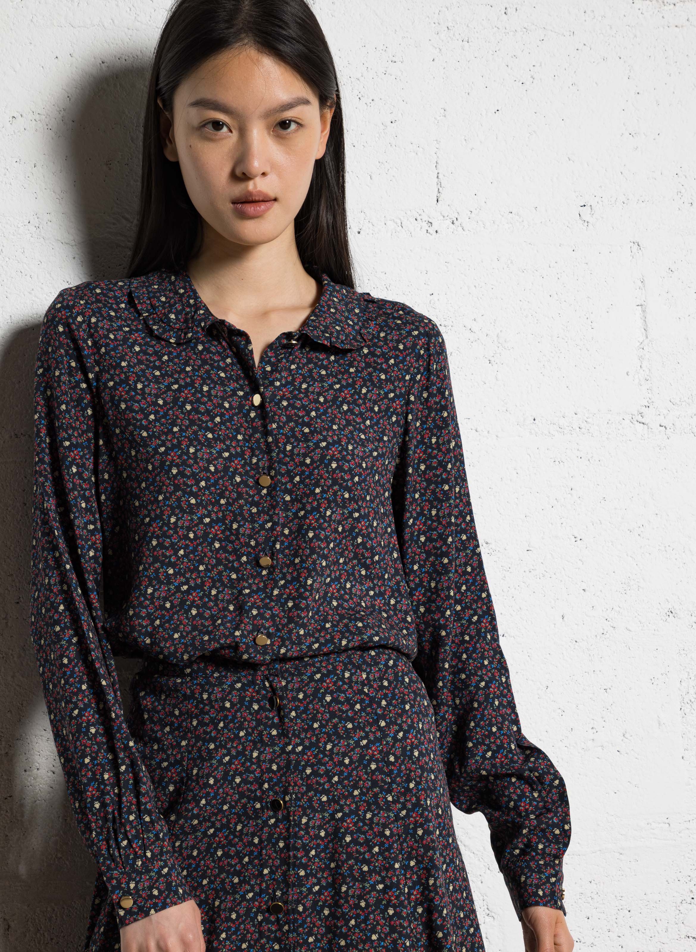 Floral print shirt with Peter Pan collar I CODE Black
