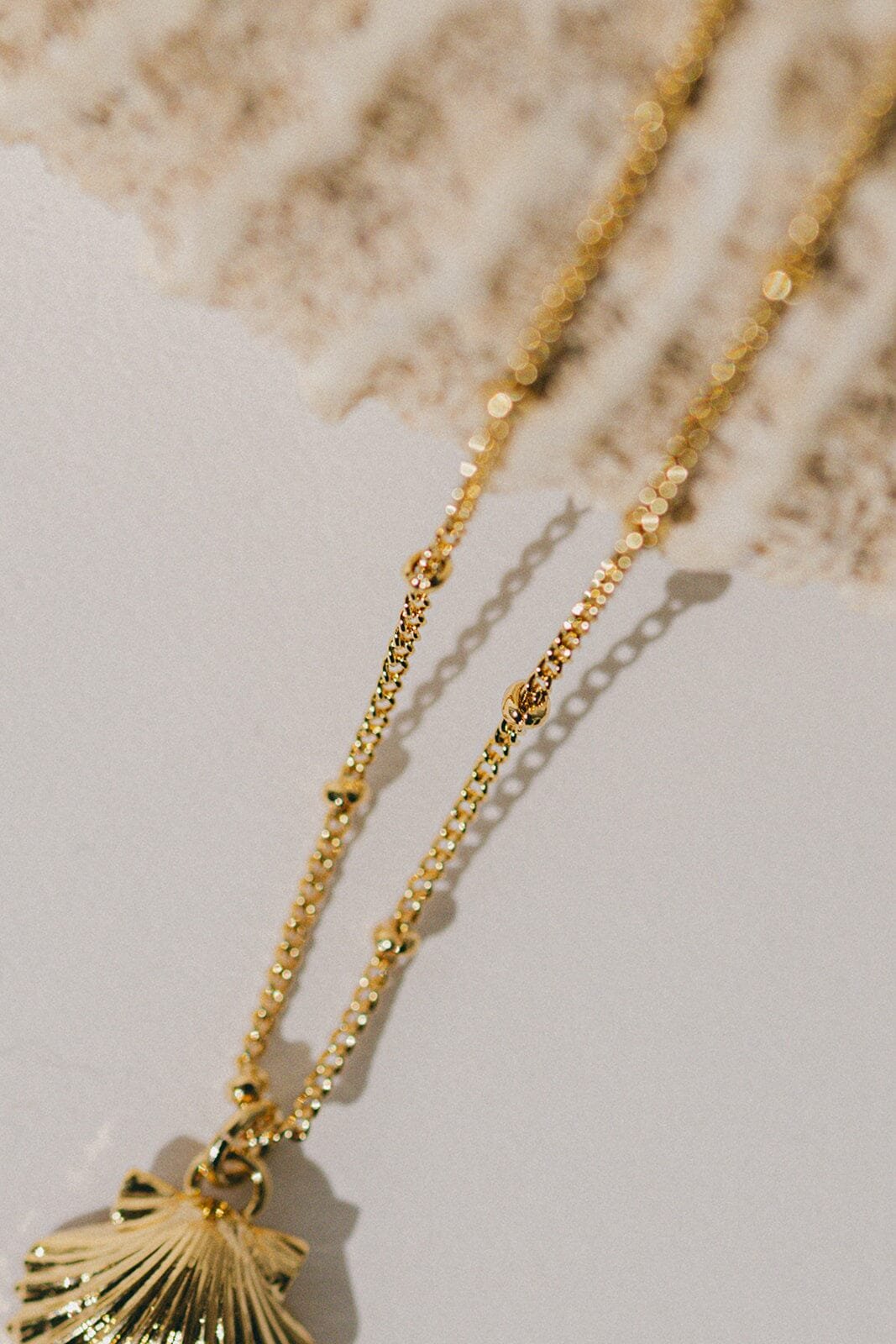 Gold-plated seashell necklace Golden