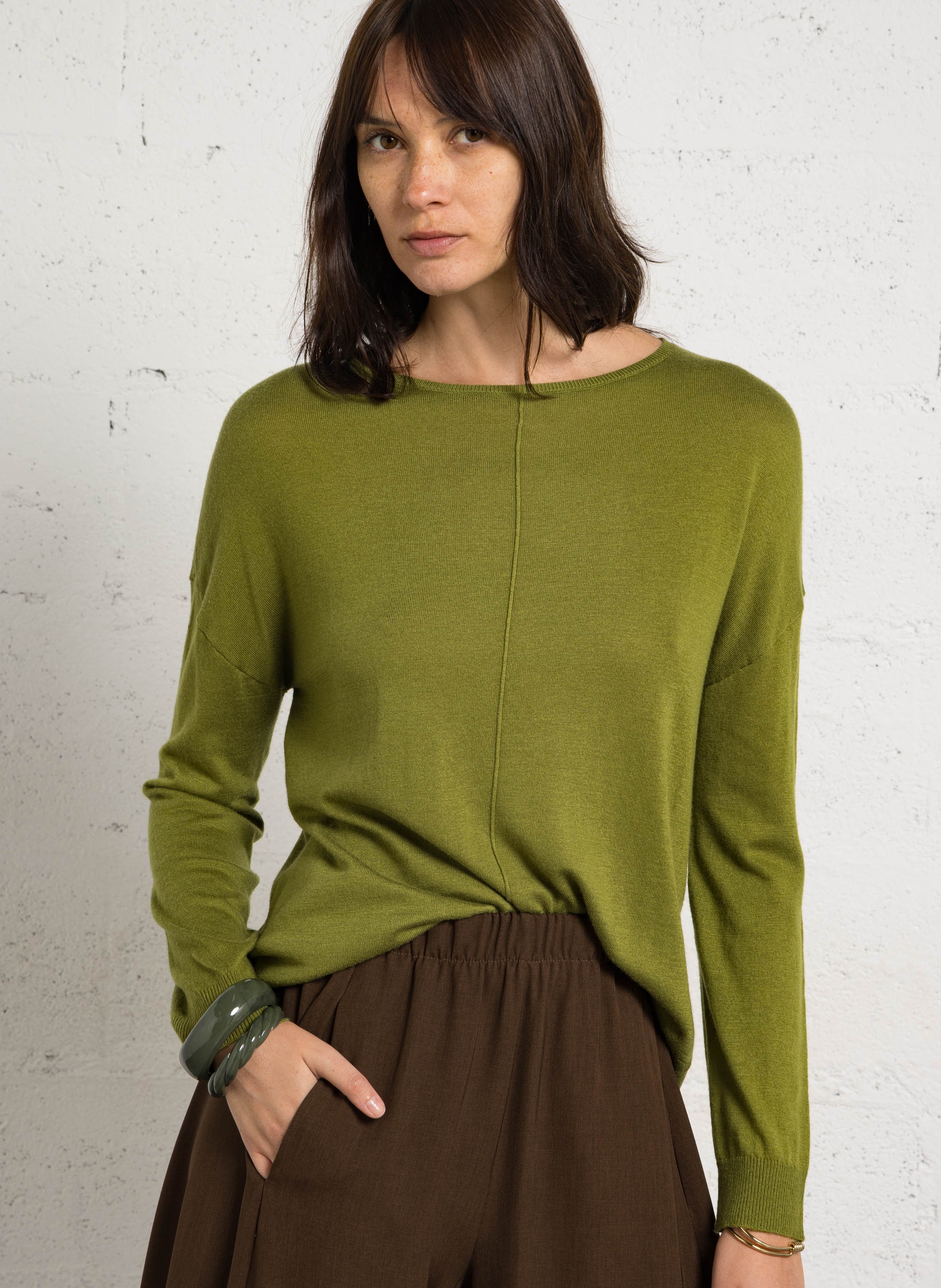 Trui met boothals en lange mouwen in effen kleur. SUD EXPRESS