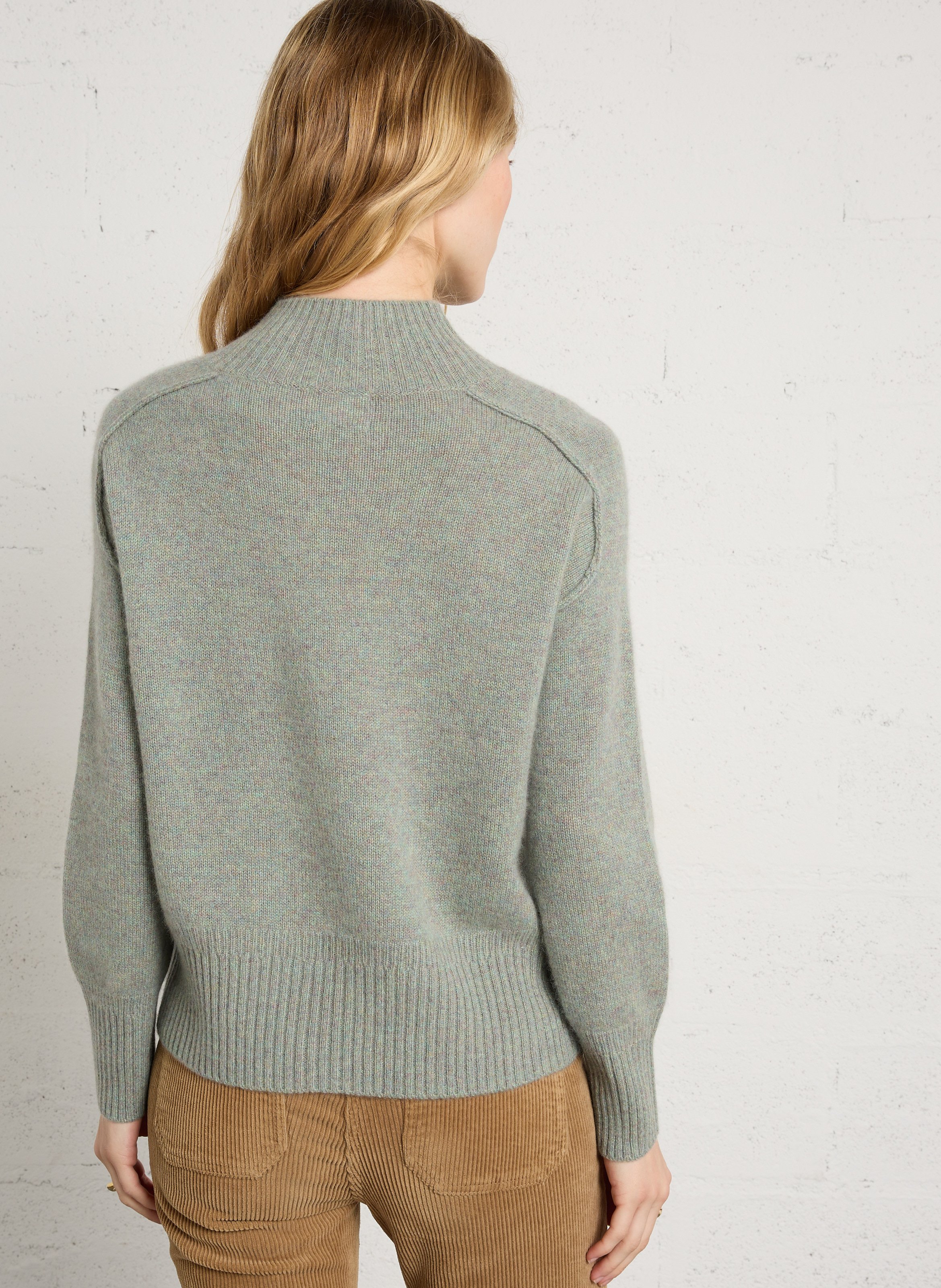 Gerade geschnittener Kaschmirpullover mit Stehkragen MAISON 123 Grun