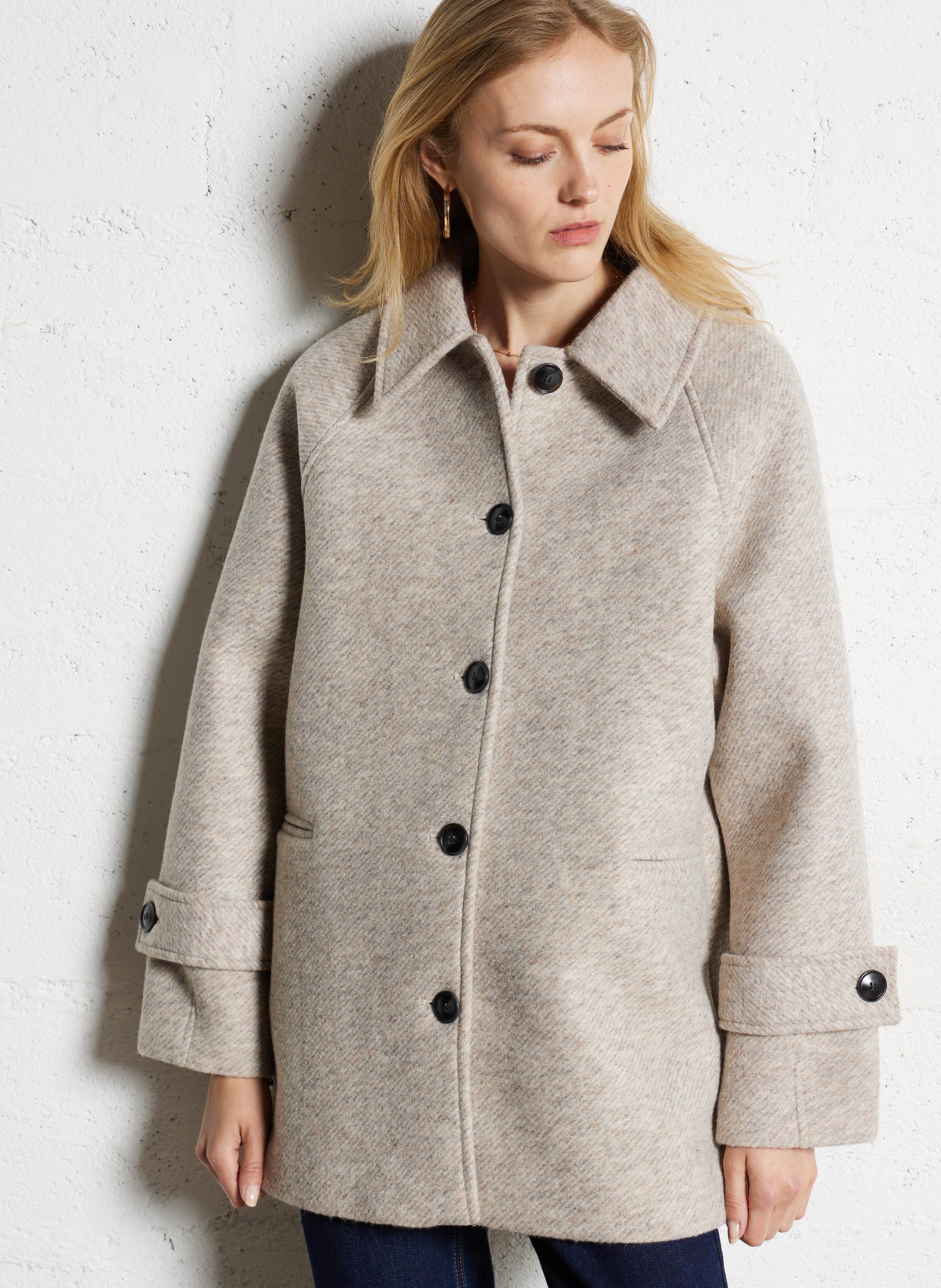 Gerader knöpfbarer Mantel SUNCOO Beige