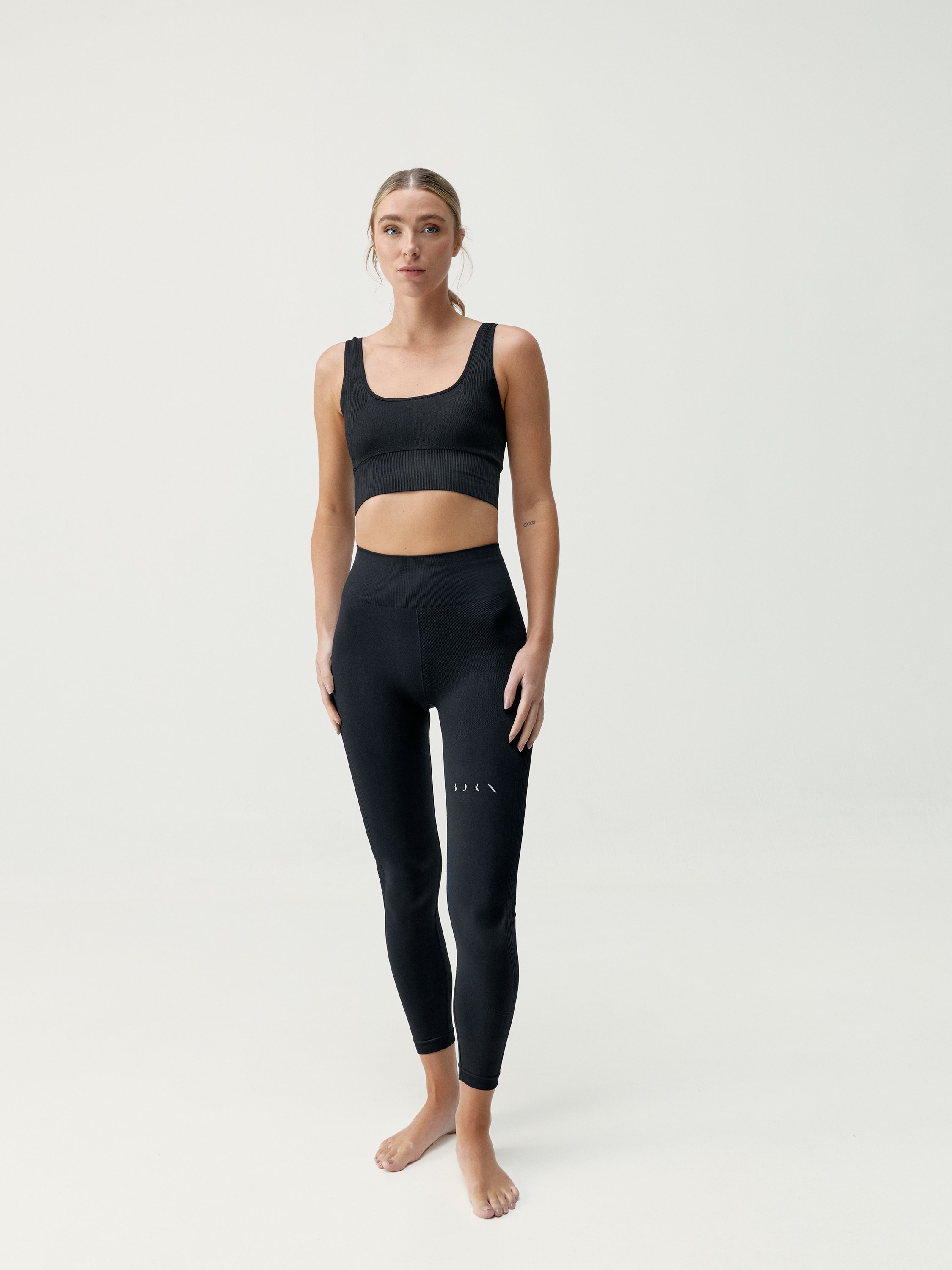Seamless sports bra with removable padding BORN LIVING YOGA Black