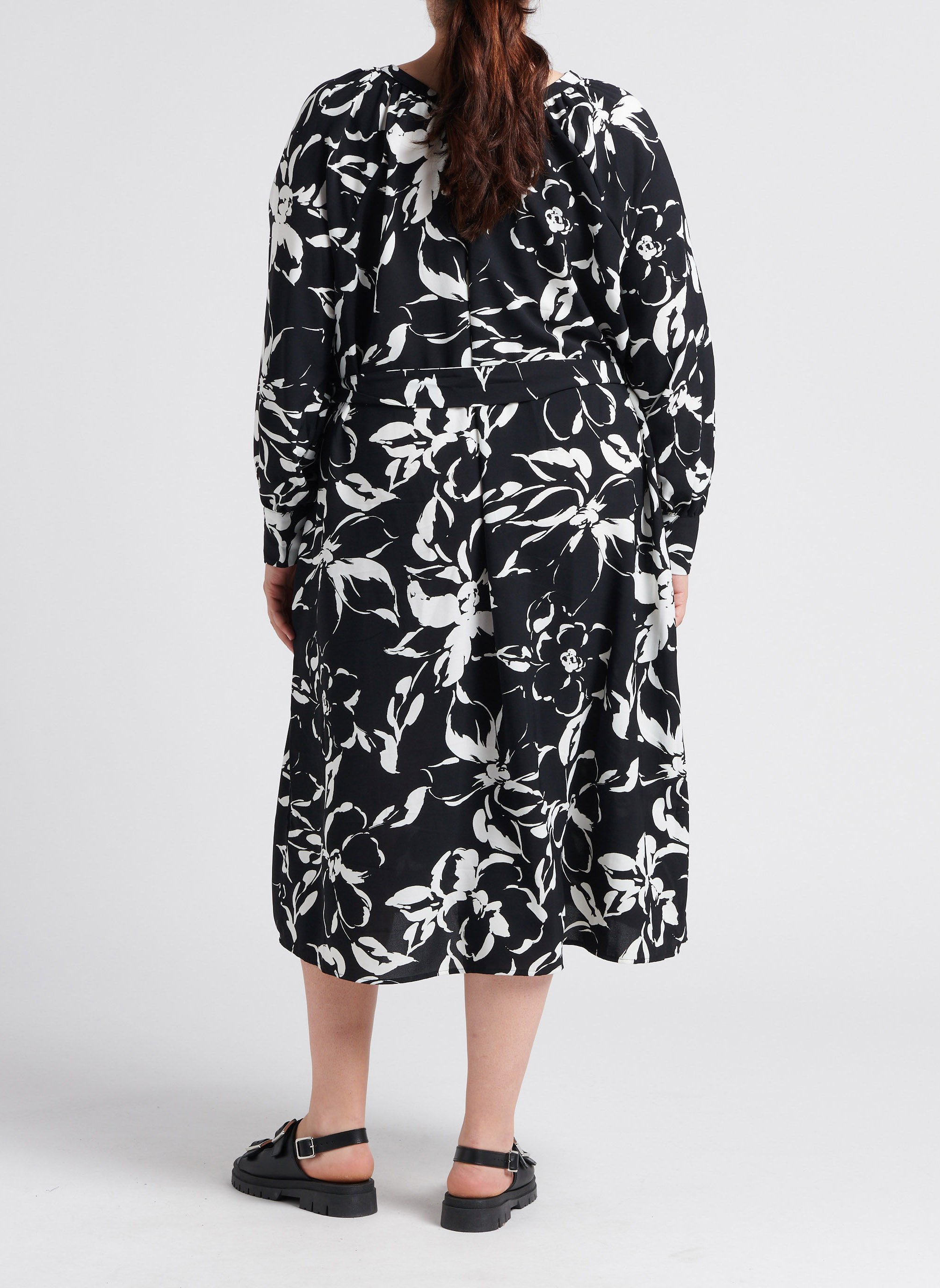 Lange overslagjurk met print VERO MODA CURVE Zwart