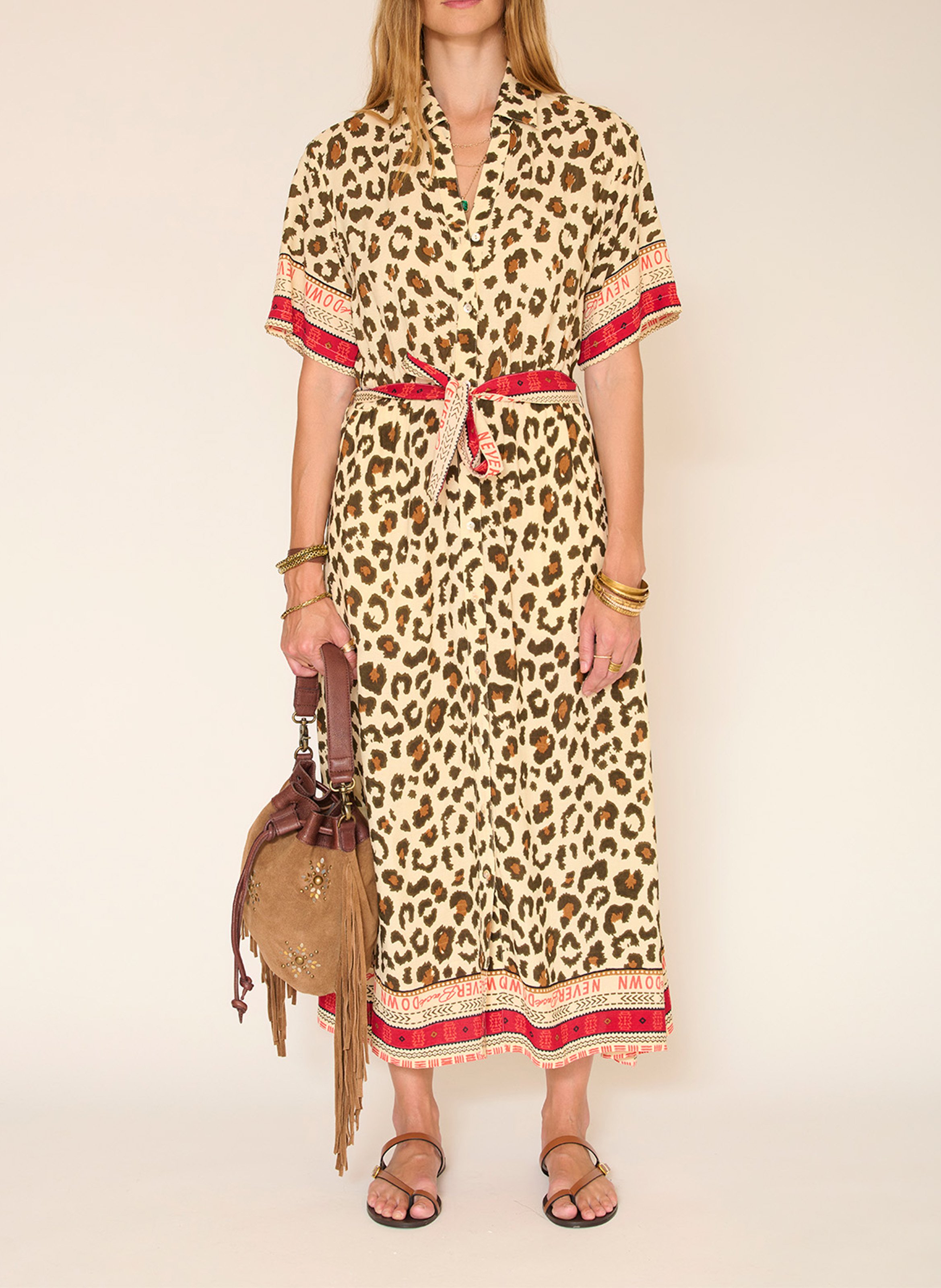 Langes Kleid mit klassischem Kragen und Leoparden-Print MKT Beige